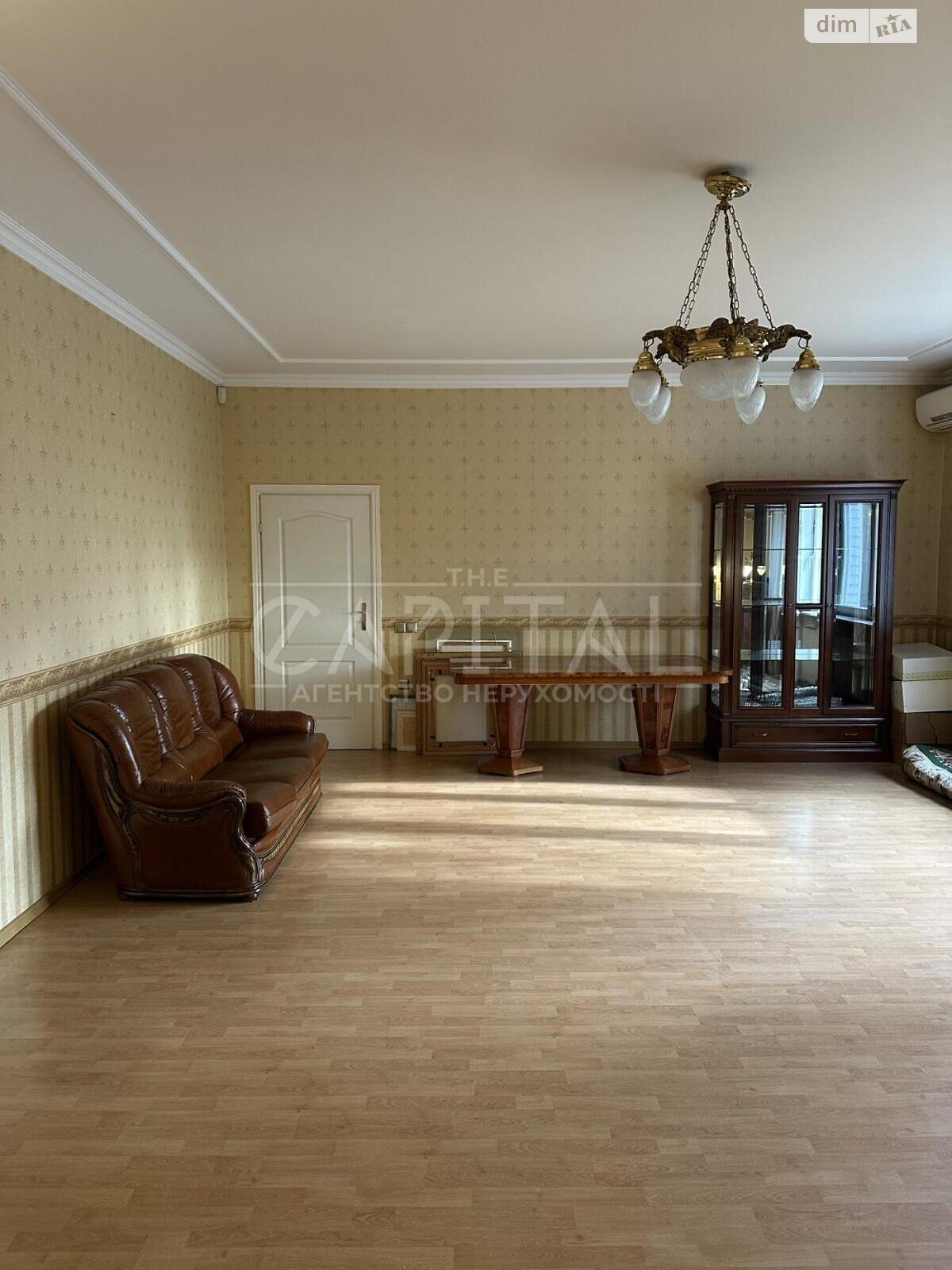 трехэтажный дом с верандой, 428.9 кв. м, кирпич. Продажа в Буче район Буча фото 1