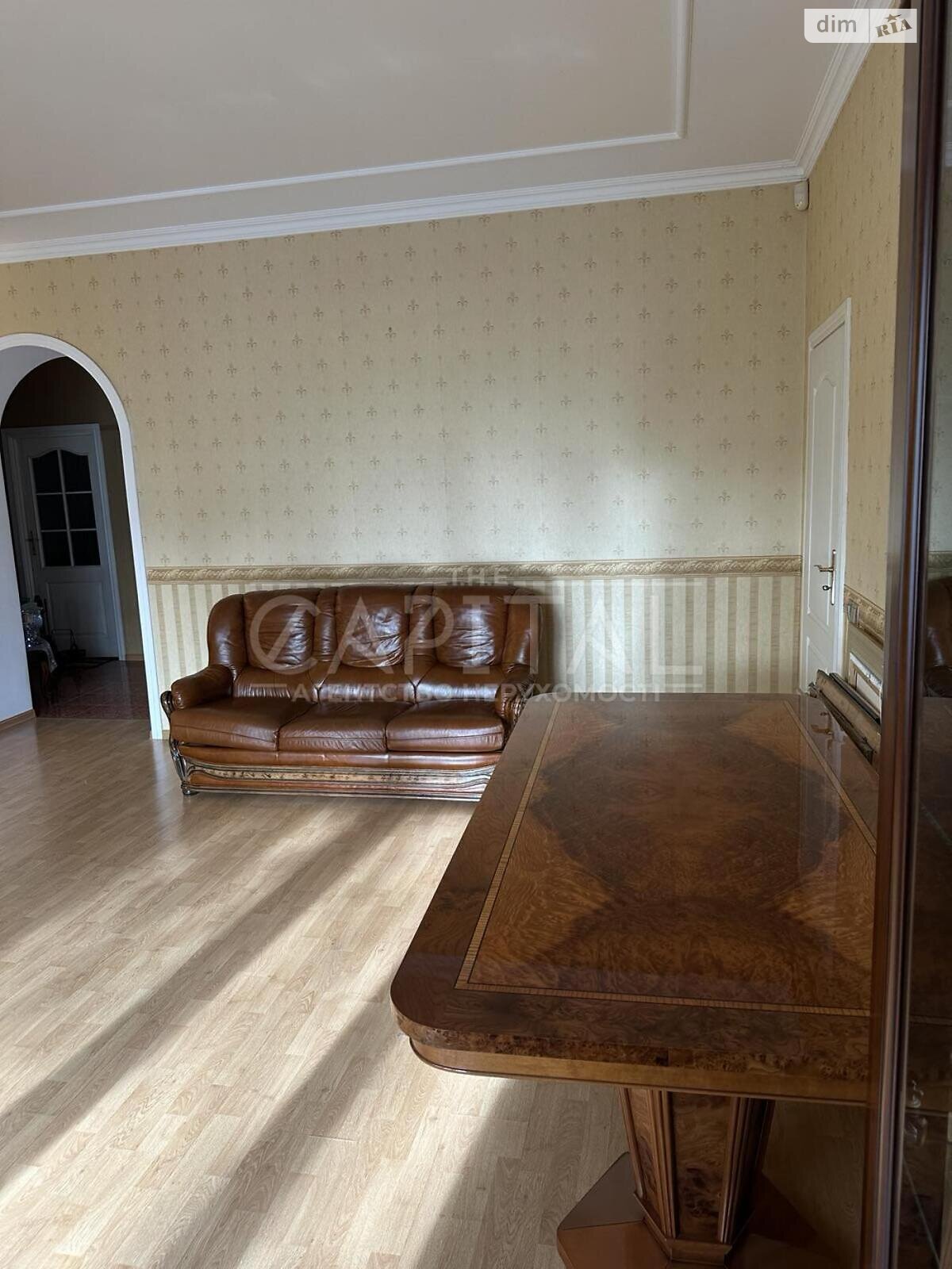 трехэтажный дом с верандой, 428.9 кв. м, кирпич. Продажа в Буче район Буча фото 1