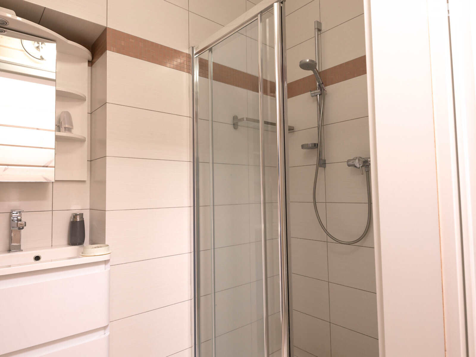 двоповерховий будинок з верандою, 434.5 кв. м, зруб. Продаж в Бучі, район Буча фото 1 двоповерховий будинок з верандою, 434.5 кв. м, зруб. Продаж в Бучі, район Буча фото 1