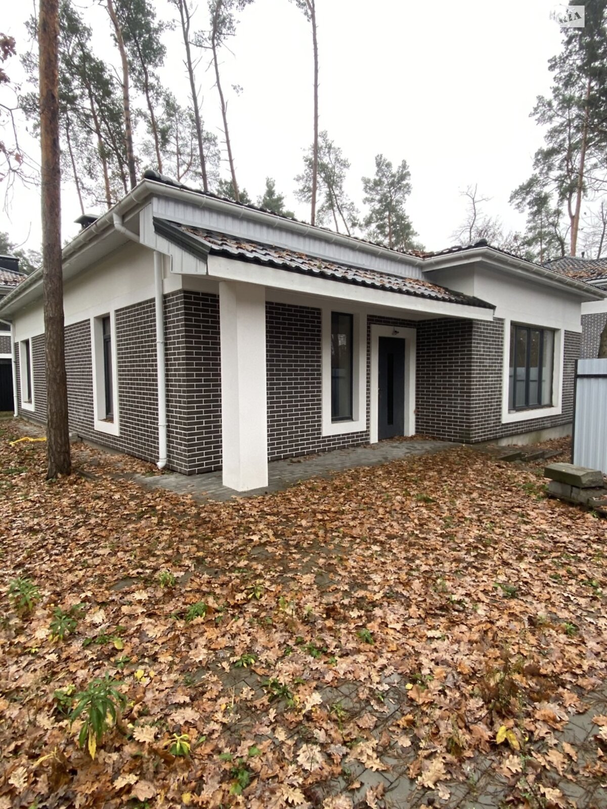 одноэтажный дом с отоплением, 120 кв. м, кирпич. Продажа в Буче район Буча фото 1