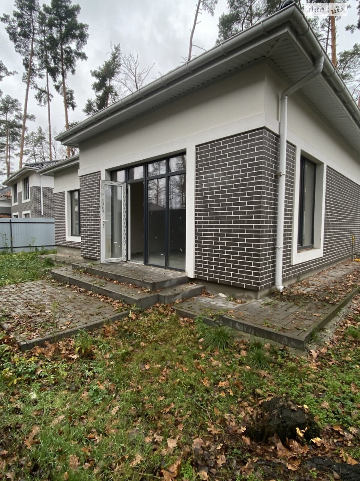 одноэтажный дом с отоплением, 120 кв. м, кирпич. Продажа в Буче район Буча фото 1