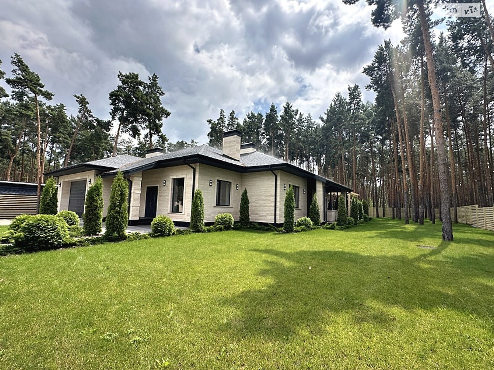 одноэтажный дом с мансардой, 285 кв. м, керамический блок. Продажа в Буче район Буча фото 1