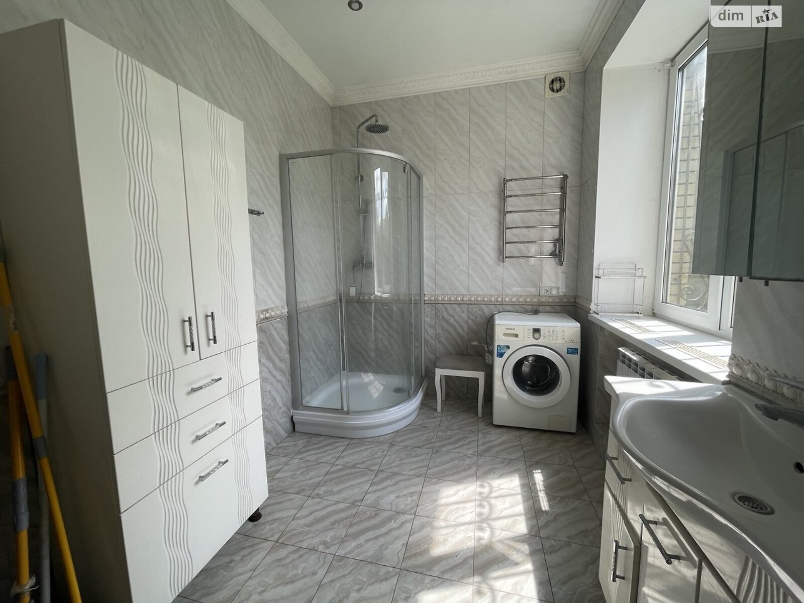 двухэтажный дом с балконом, 240 кв. м, кирпич. Продажа в Буче район Буча фото 1 двухэтажный дом с балконом, 240 кв. м, кирпич. Продажа в Буче район Буча фото 1