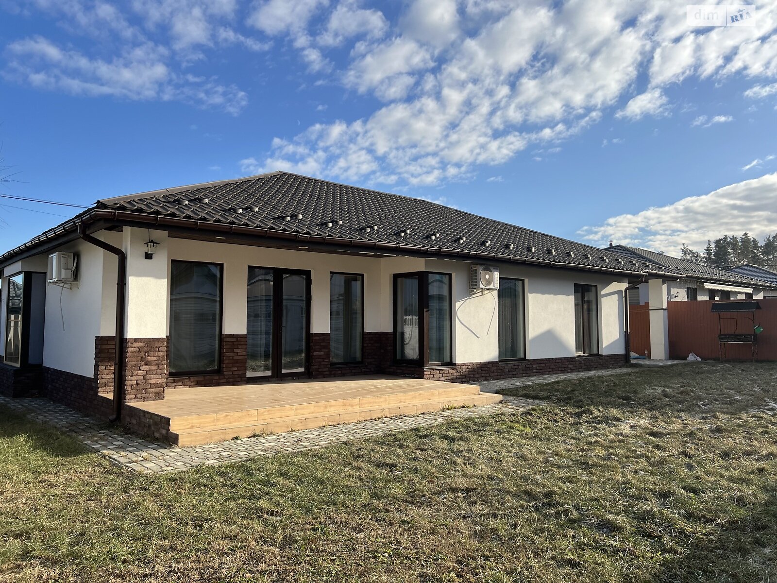 одноэтажный дом с верандой, 142 кв. м, кирпич. Продажа в Буче район Буча фото 1 одноэтажный дом с верандой, 142 кв. м, кирпич. Продажа в Буче район Буча фото 1
