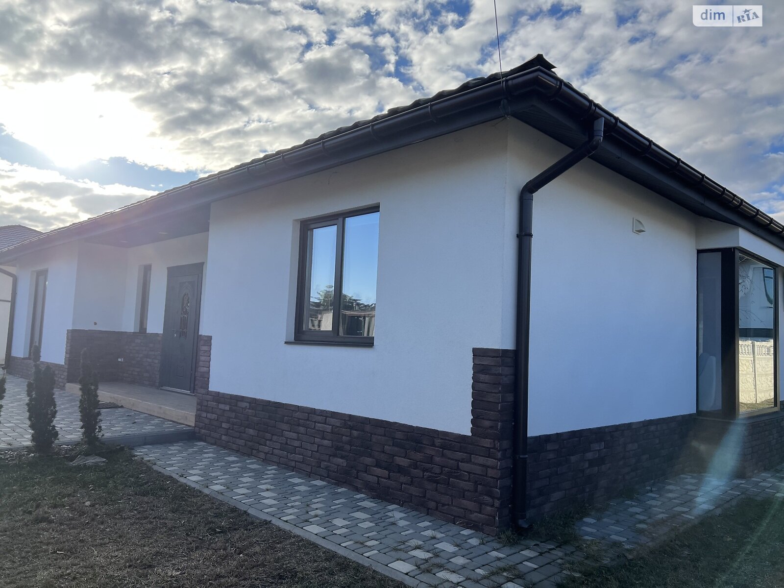 одноэтажный дом с верандой, 142 кв. м, кирпич. Продажа в Буче район Буча фото 1 одноэтажный дом с верандой, 142 кв. м, кирпич. Продажа в Буче район Буча фото 1