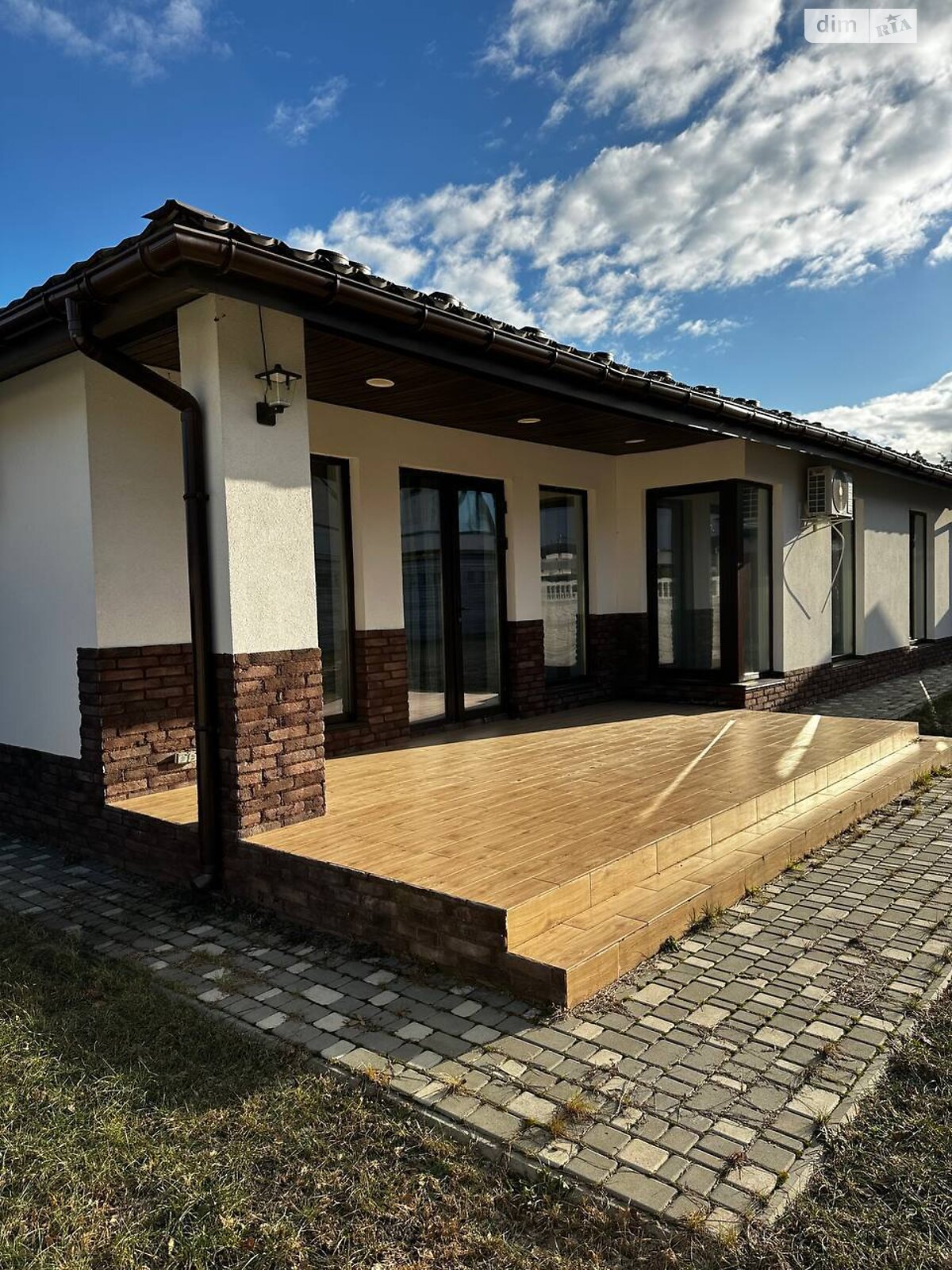 одноэтажный дом с верандой, 142 кв. м, кирпич. Продажа в Буче район Буча фото 1 одноэтажный дом с верандой, 142 кв. м, кирпич. Продажа в Буче район Буча фото 1