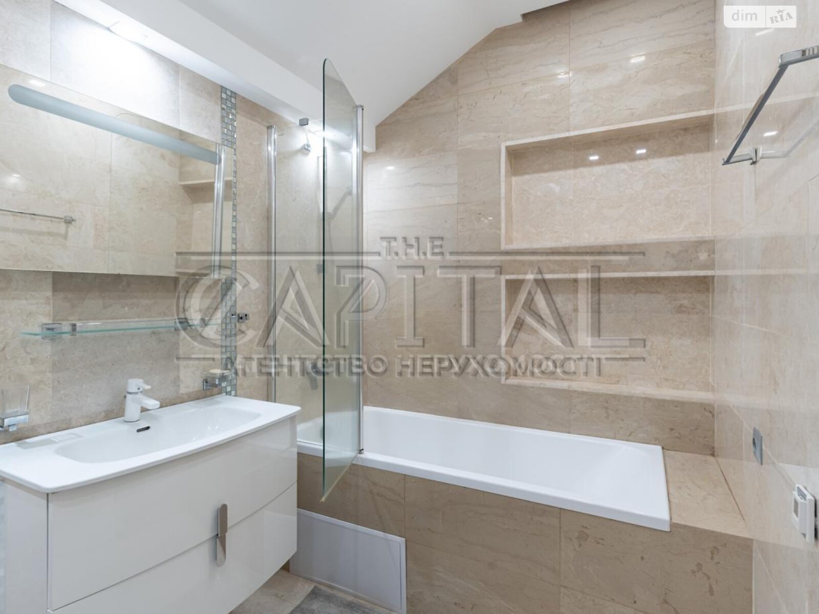 двухэтажный дом с гаражом, 228 кв. м, кирпич. Продажа в Буче район Буча фото 1 двухэтажный дом с гаражом, 228 кв. м, кирпич. Продажа в Буче район Буча фото 1