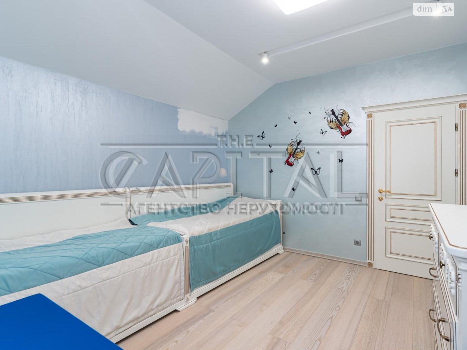 двухэтажный дом с гаражом, 228 кв. м, кирпич. Продажа в Буче район Буча фото 1 двухэтажный дом с гаражом, 228 кв. м, кирпич. Продажа в Буче район Буча фото 1