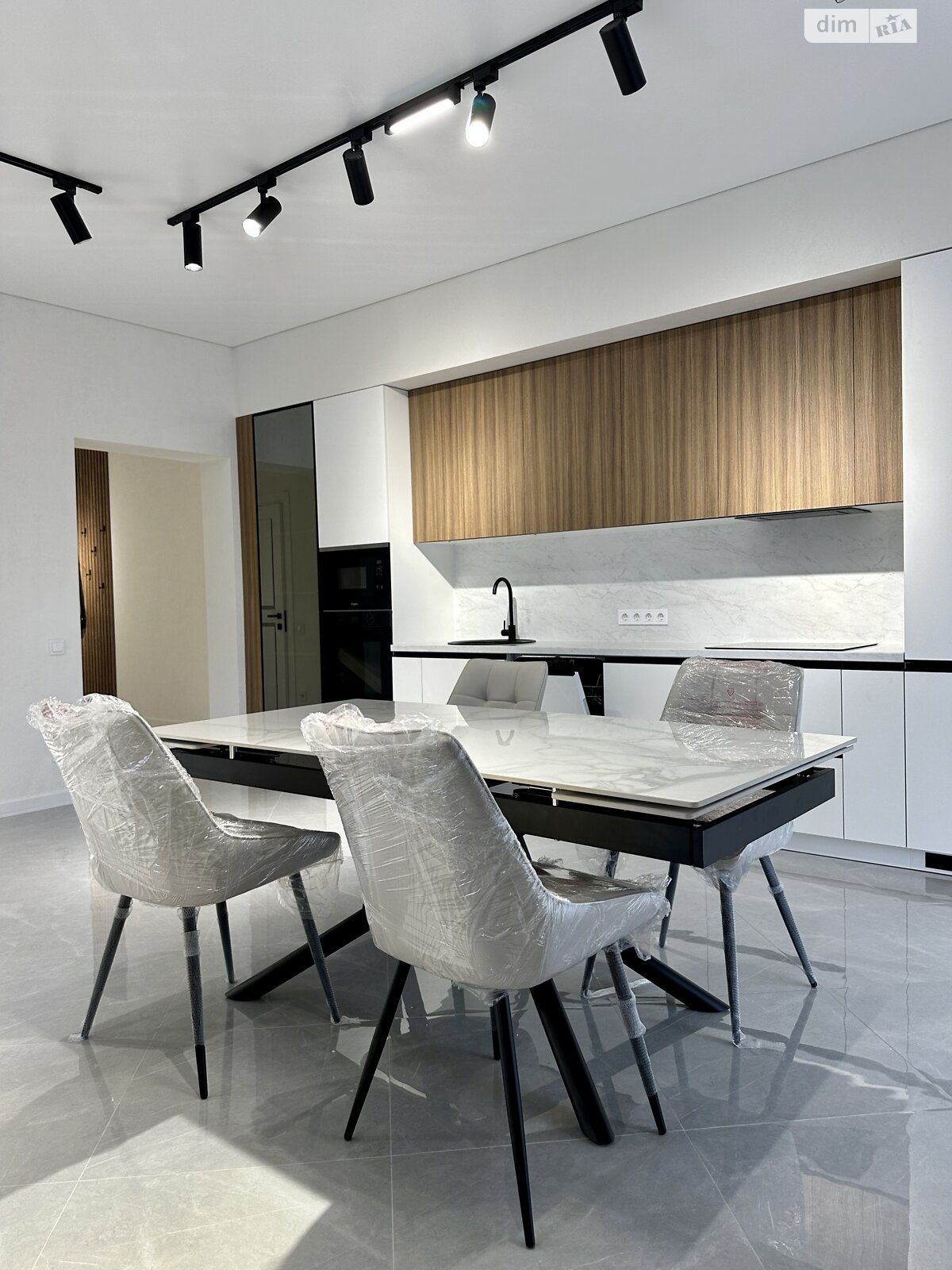 одноэтажный дом с ремонтом, 145 кв. м, кирпич. Продажа в Буче район Буча фото 1