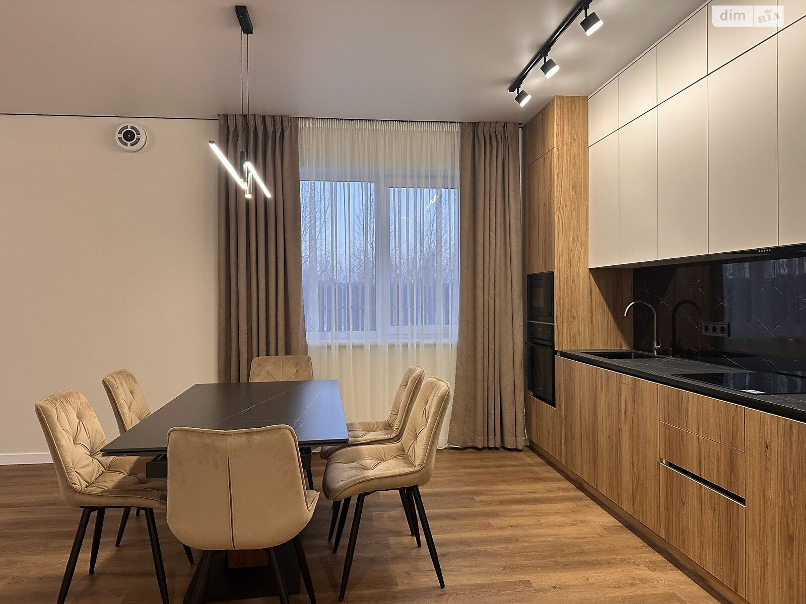 одноэтажный дом с ремонтом, 120 кв. м, кирпич. Продажа в Буче район Буча фото 1