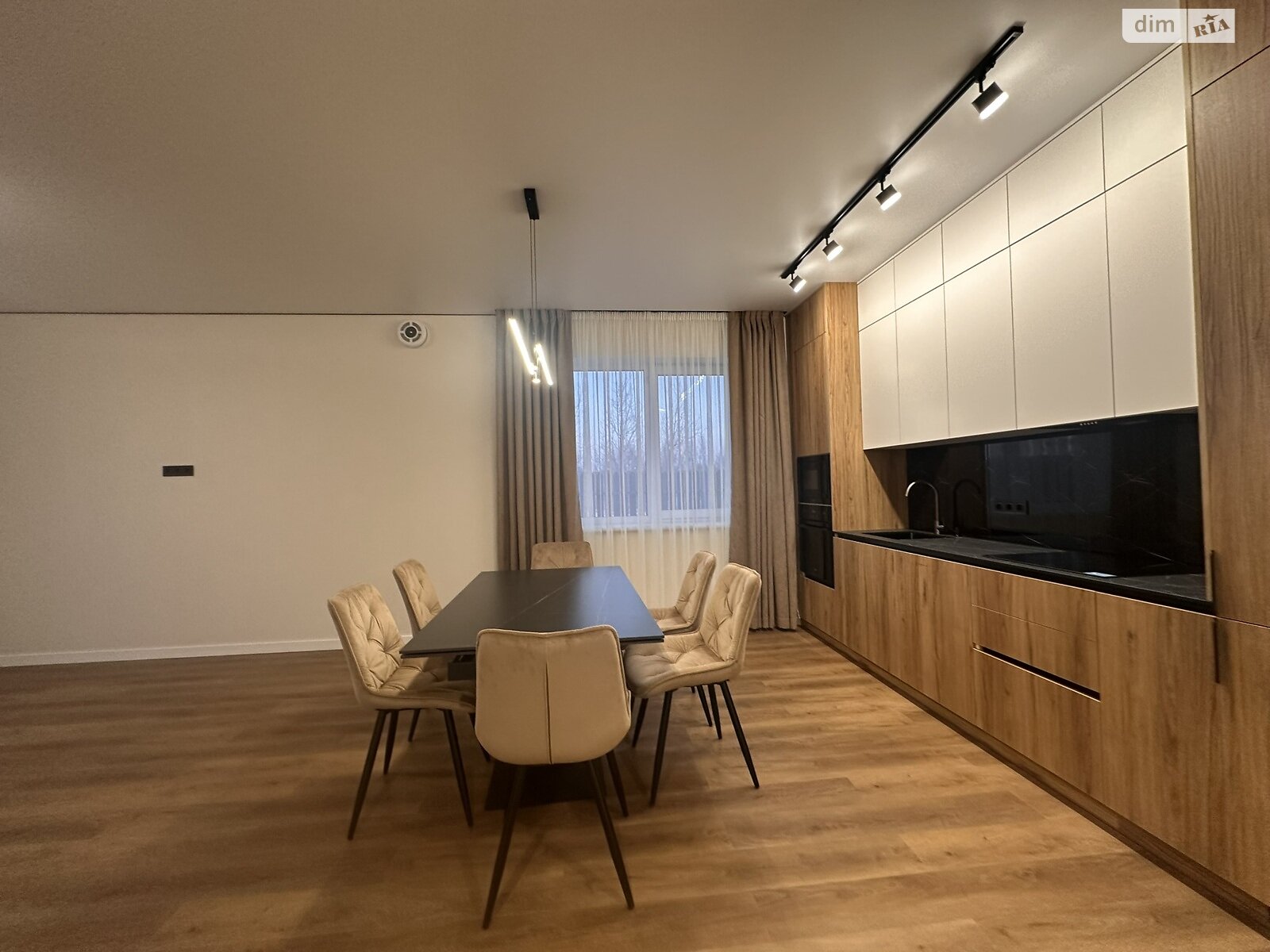 одноэтажный дом с ремонтом, 120 кв. м, кирпич. Продажа в Буче район Буча фото 1