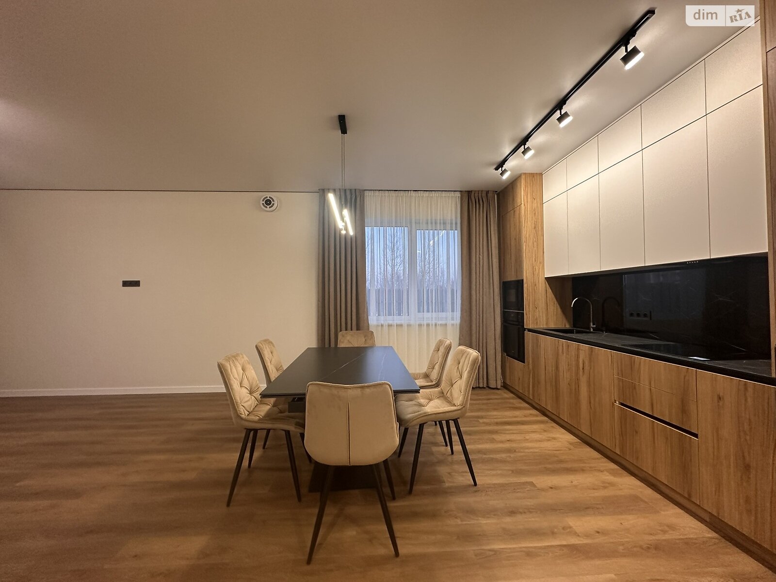 одноэтажный дом с ремонтом, 120 кв. м, кирпич. Продажа в Буче район Буча фото 1