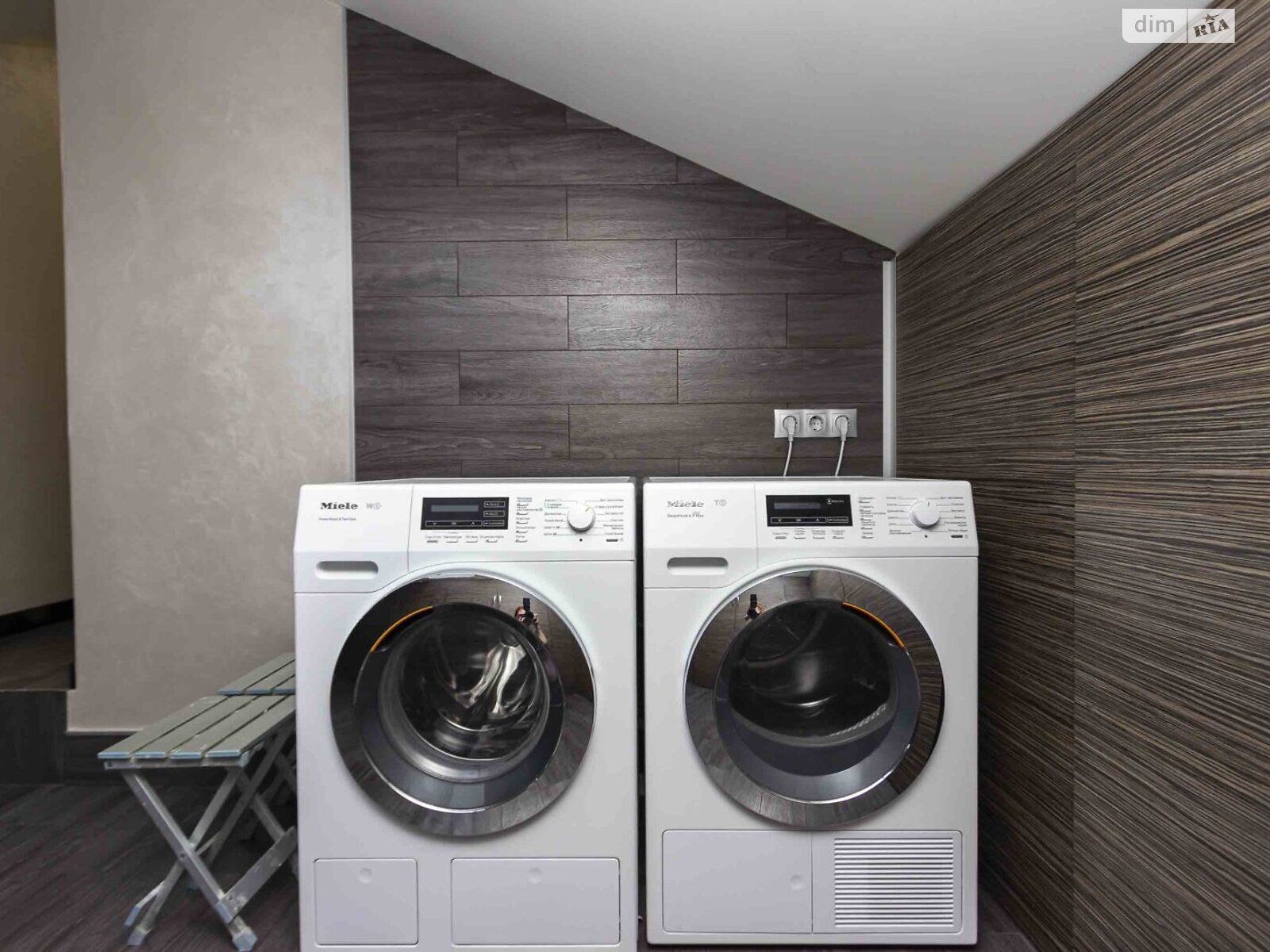 двухэтажный дом с гаражом, 322 кв. м, кирпич. Продажа в Буче район Буча фото 1 двухэтажный дом с гаражом, 322 кв. м, кирпич. Продажа в Буче район Буча фото 1