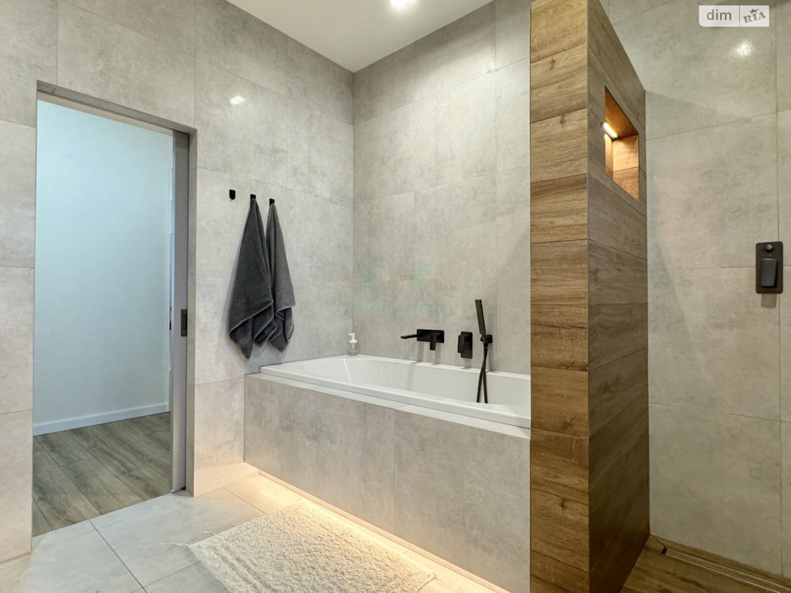 двоповерховий будинок з гаражем, 287.5 кв. м, цегла. Продаж у Бучі фото 1 двоповерховий будинок з гаражем, 287.5 кв. м, цегла. Продаж у Бучі фото 1
