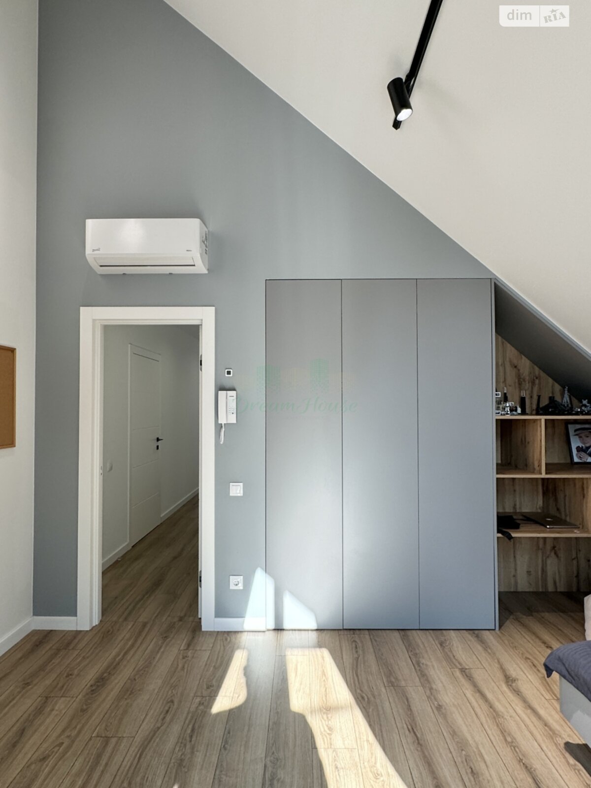 двоповерховий будинок з гаражем, 287.5 кв. м, цегла. Продаж у Бучі фото 1 двоповерховий будинок з гаражем, 287.5 кв. м, цегла. Продаж у Бучі фото 1