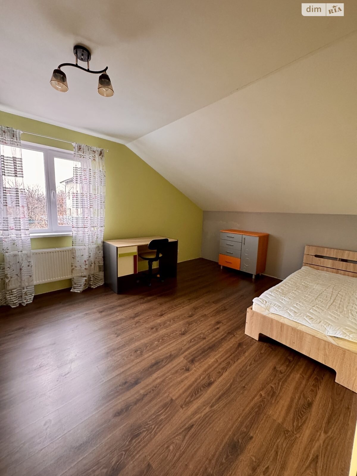 триповерховий будинок з опаленням, 121 кв. м, піноблок. Продаж у Бучі фото 1 триповерховий будинок з опаленням, 121 кв. м, піноблок. Продаж у Бучі фото 1