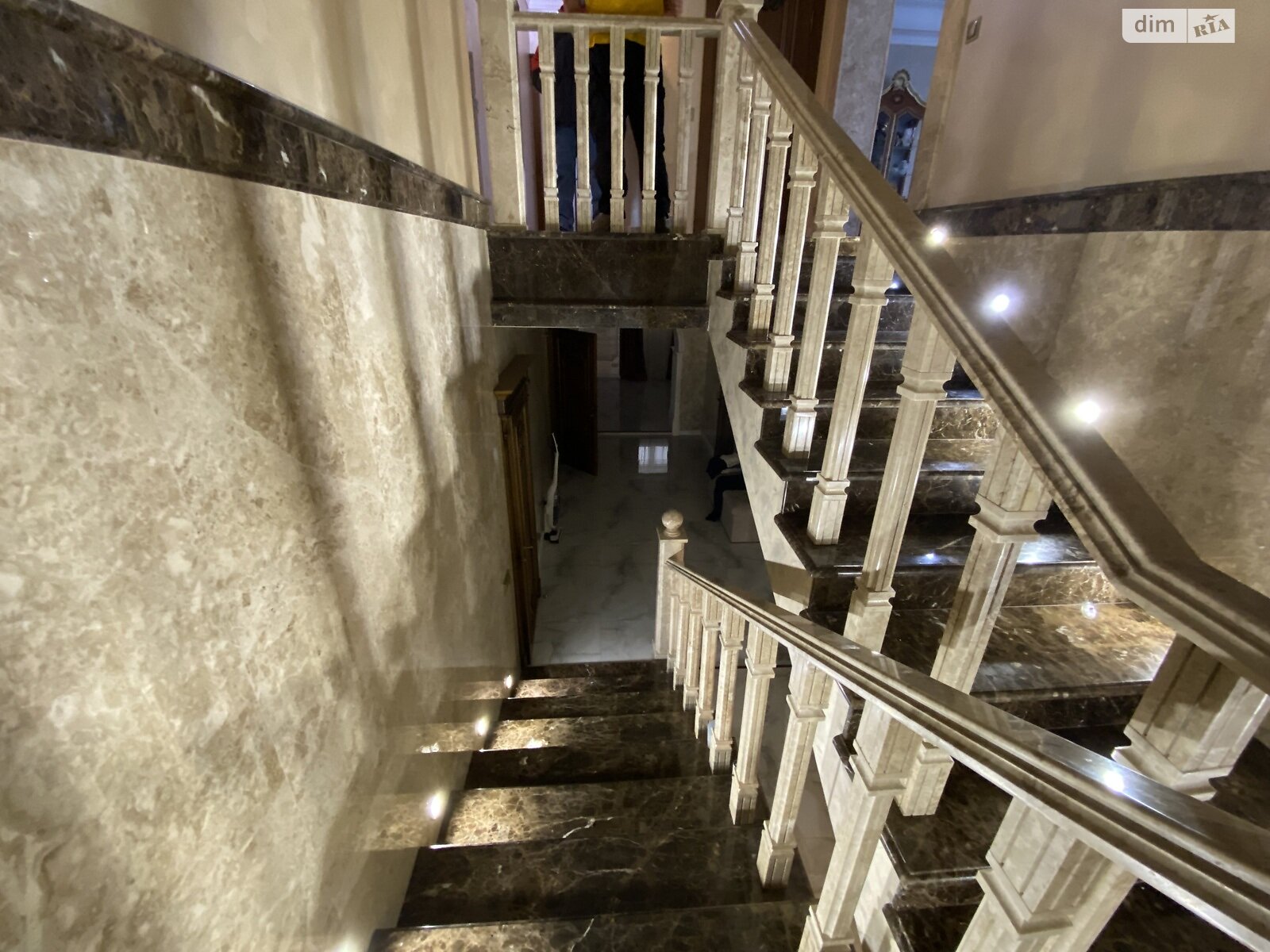 двоповерховий будинок з гаражем, 295 кв. м, кирпич. Продаж у Бучі фото 1 двоповерховий будинок з гаражем, 295 кв. м, кирпич. Продаж у Бучі фото 1