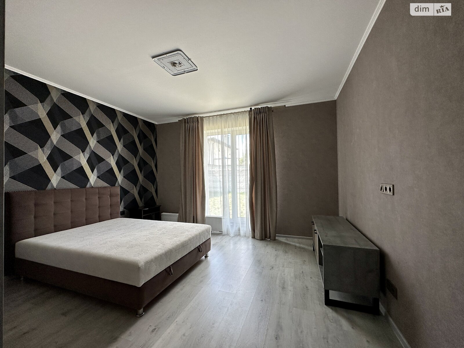 одноповерховий будинок з ремонтом, 145 кв. м, цегла. Продаж у Бучі фото 1 одноповерховий будинок з ремонтом, 145 кв. м, цегла. Продаж у Бучі фото 1