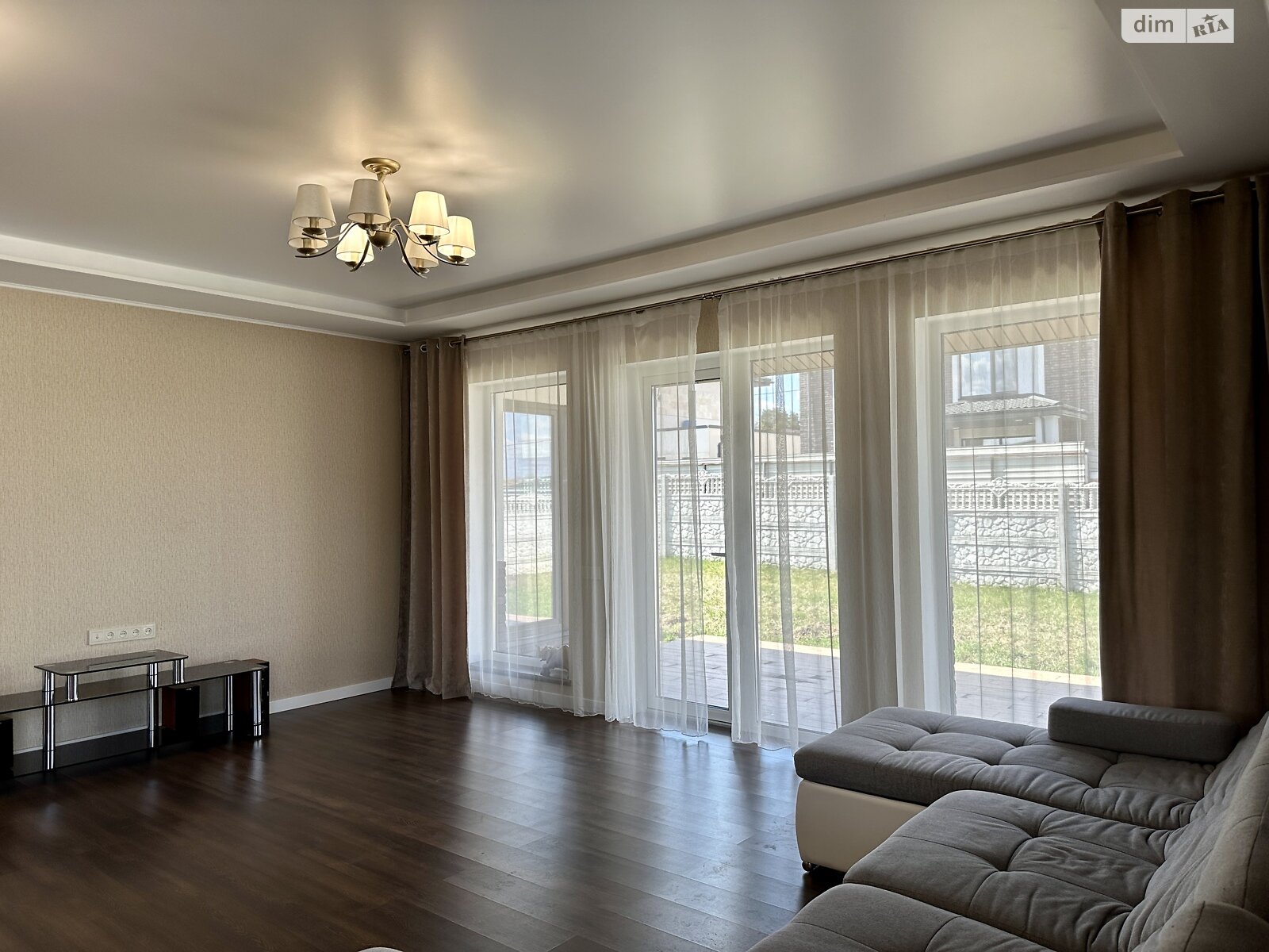 одноповерховий будинок з ремонтом, 145 кв. м, цегла. Продаж у Бучі фото 1 одноповерховий будинок з ремонтом, 145 кв. м, цегла. Продаж у Бучі фото 1