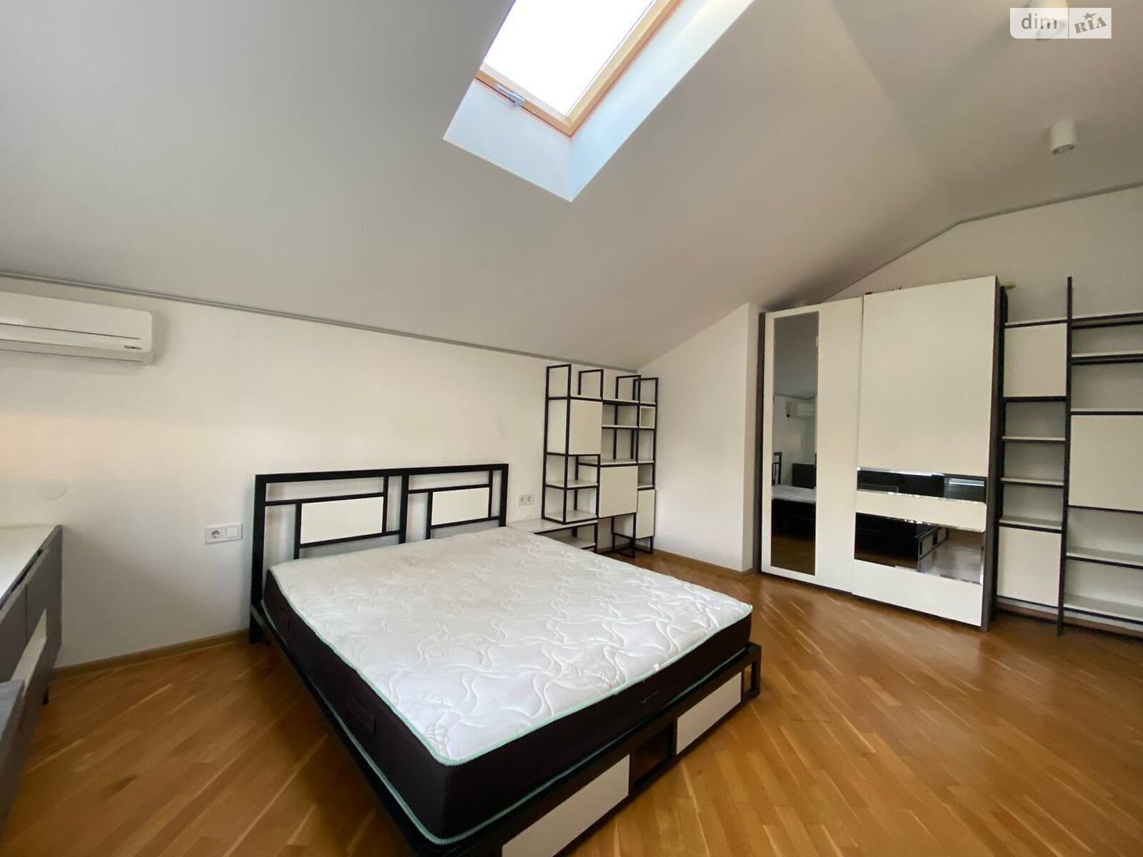 двухэтажный дом, 450 кв. м, кирпич. Продажа в Буче фото 1 двухэтажный дом, 450 кв. м, кирпич. Продажа в Буче фото 1