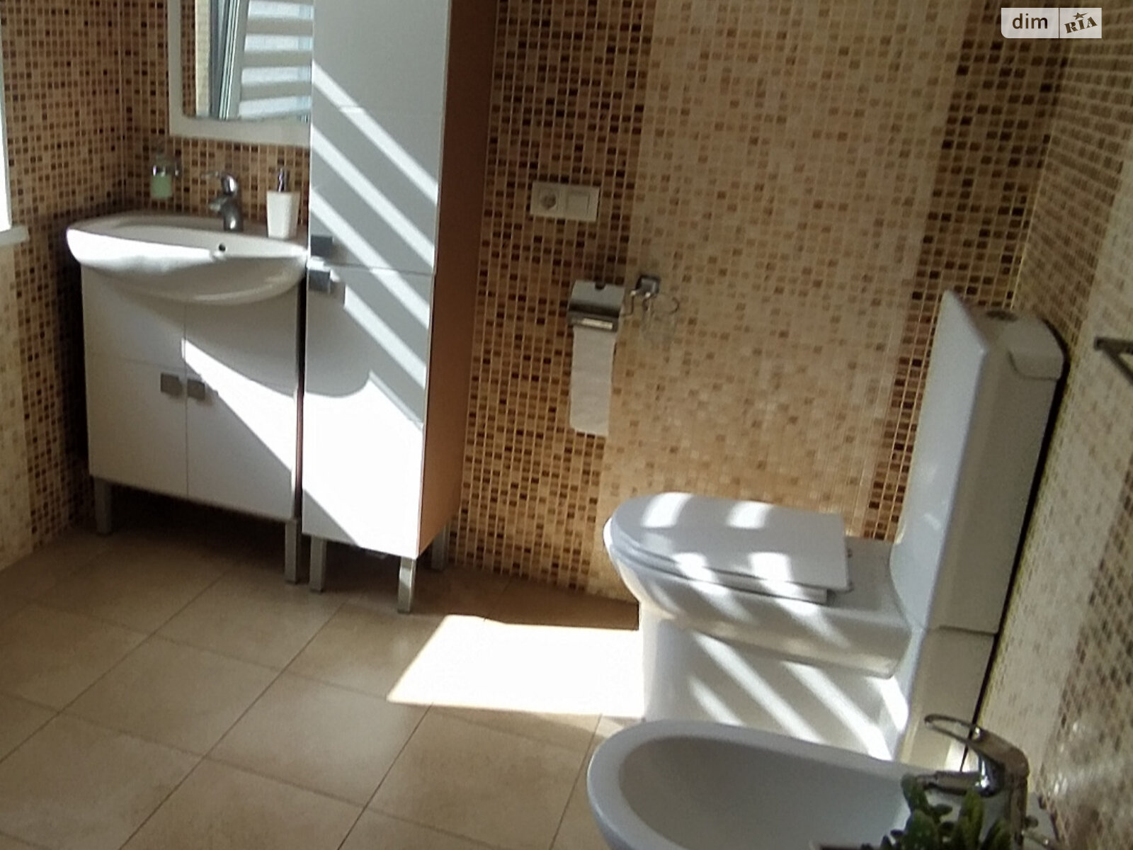 триповерховий будинок з гаражем, 313.8 кв. м, цегла. Продаж у Бучі фото 1 триповерховий будинок з гаражем, 313.8 кв. м, цегла. Продаж у Бучі фото 1