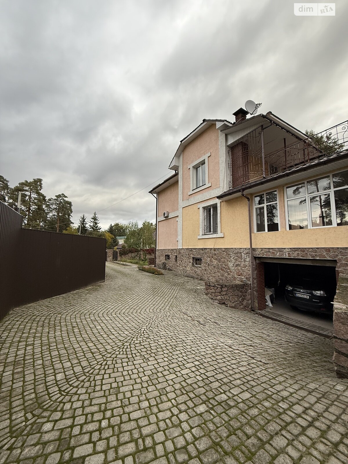 трехэтажный дом с верандой, 326.3 кв. м, кирпич. Продажа в Буче фото 1 трехэтажный дом с верандой, 326.3 кв. м, кирпич. Продажа в Буче фото 1