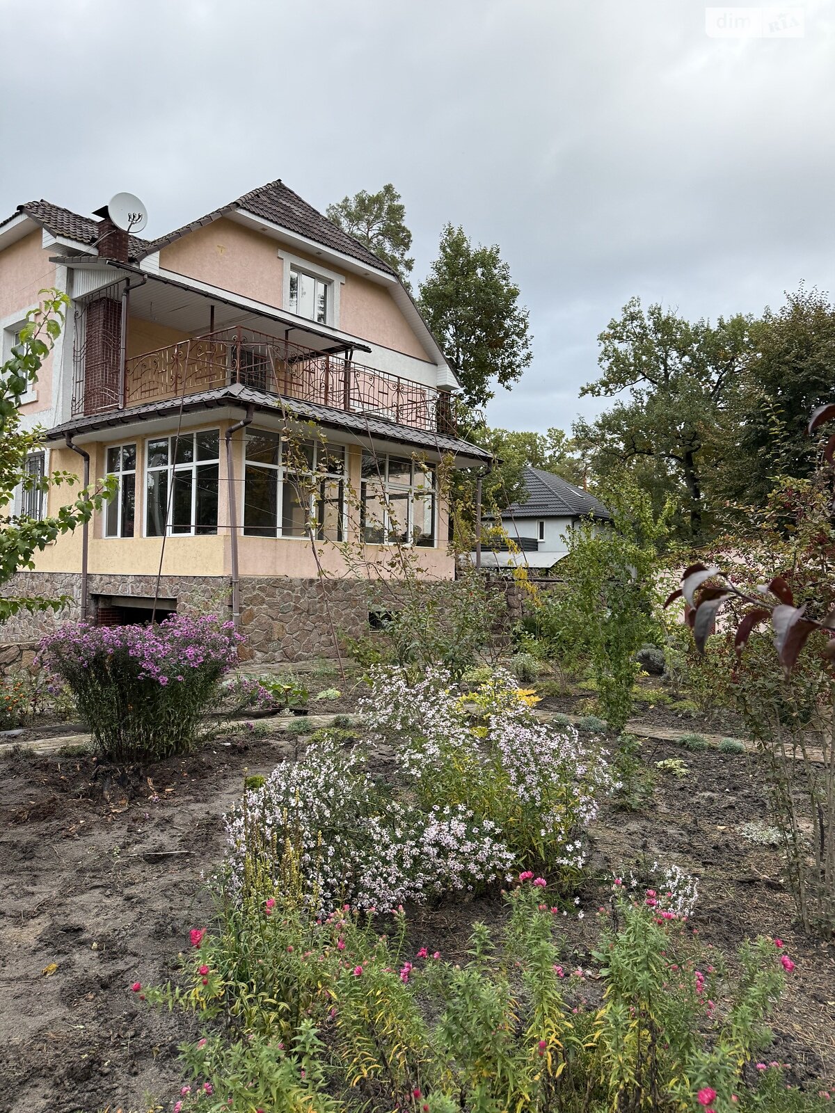 трехэтажный дом с верандой, 326.3 кв. м, кирпич. Продажа в Буче фото 1 трехэтажный дом с верандой, 326.3 кв. м, кирпич. Продажа в Буче фото 1