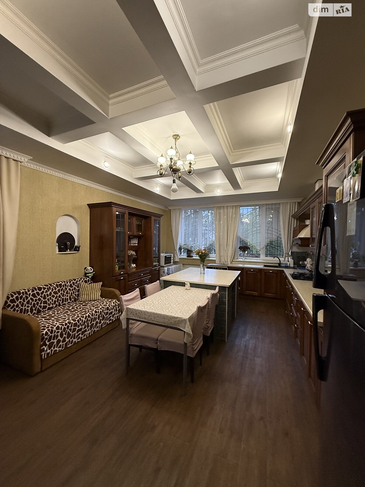 трехэтажный дом с верандой, 326.3 кв. м, кирпич. Продажа в Буче фото 1 трехэтажный дом с верандой, 326.3 кв. м, кирпич. Продажа в Буче фото 1