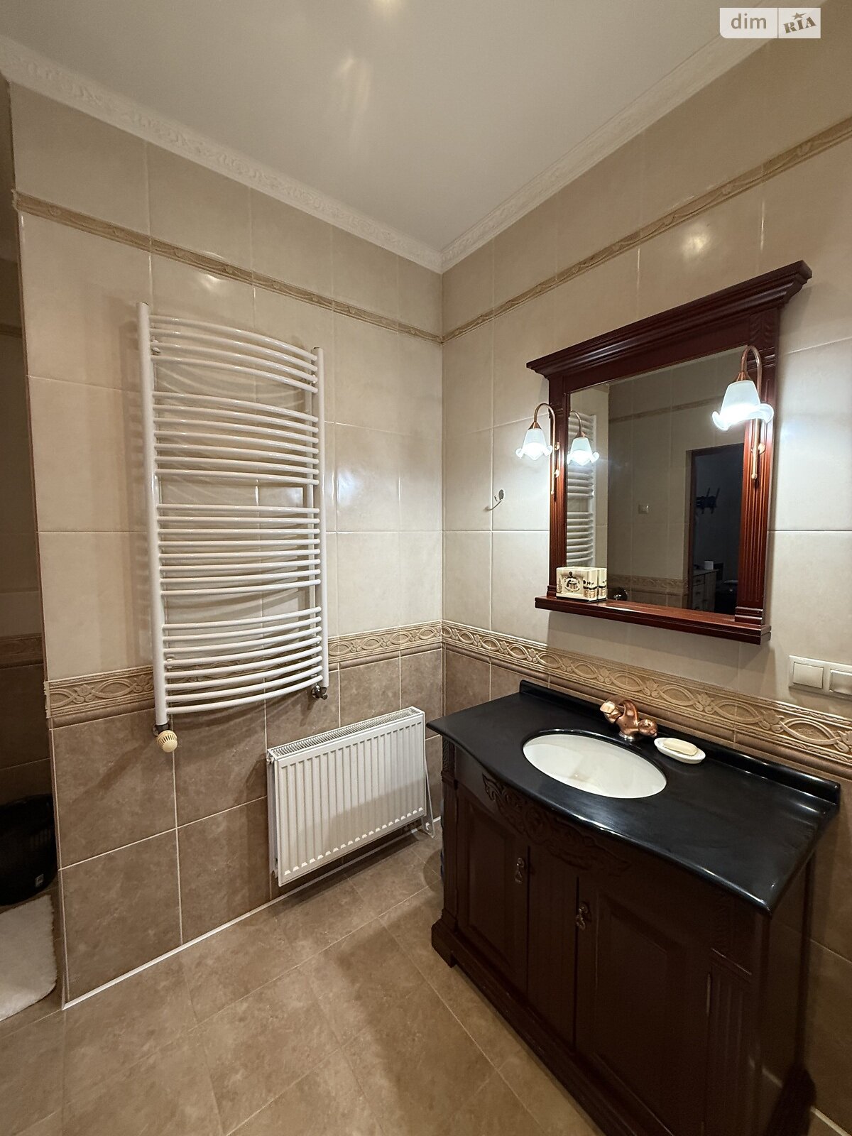 трехэтажный дом с верандой, 326.3 кв. м, кирпич. Продажа в Буче фото 1 трехэтажный дом с верандой, 326.3 кв. м, кирпич. Продажа в Буче фото 1