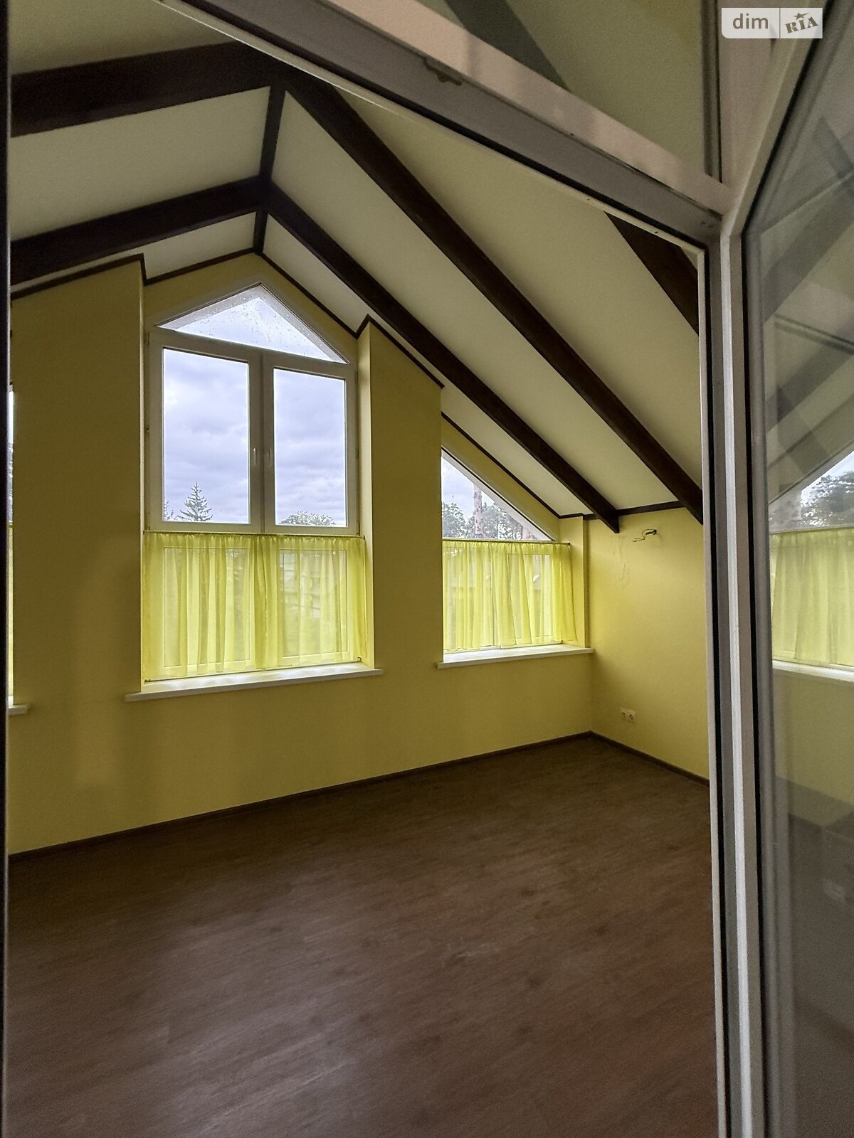 трехэтажный дом с верандой, 326.3 кв. м, кирпич. Продажа в Буче фото 1 трехэтажный дом с верандой, 326.3 кв. м, кирпич. Продажа в Буче фото 1