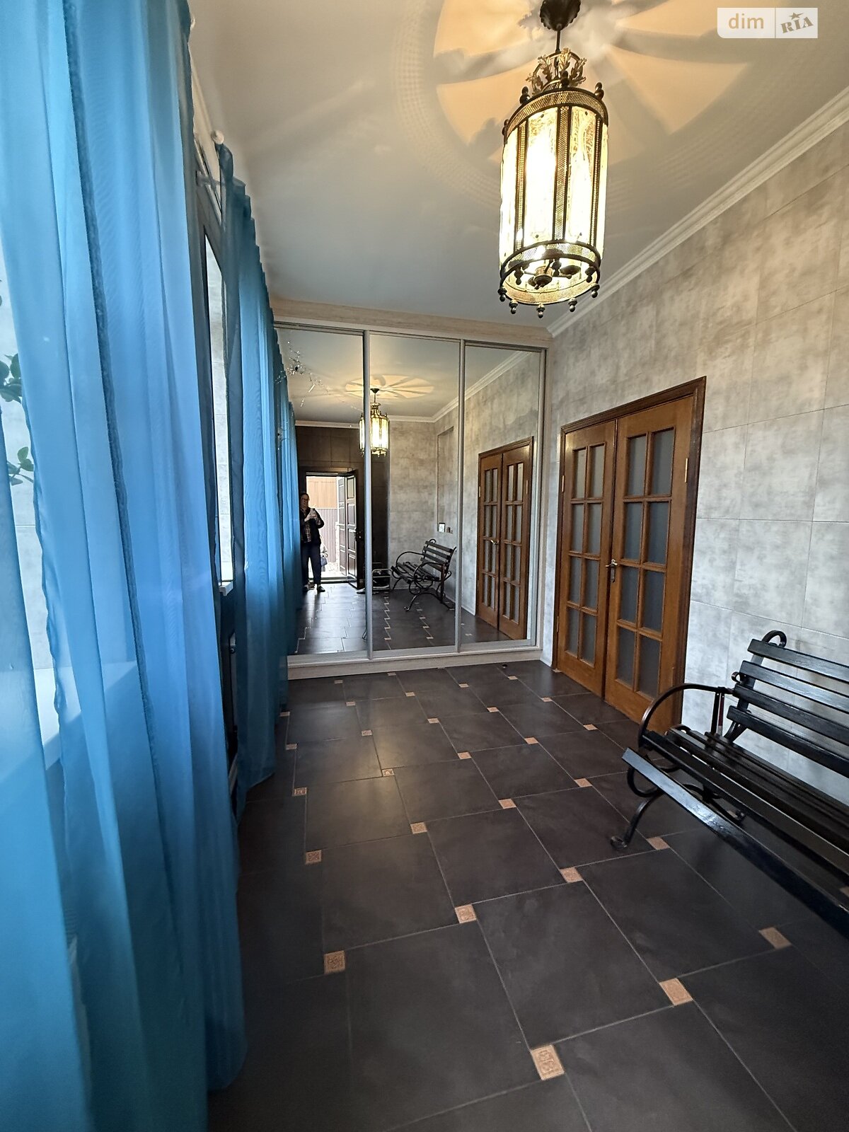 трехэтажный дом с верандой, 326.3 кв. м, кирпич. Продажа в Буче фото 1 трехэтажный дом с верандой, 326.3 кв. м, кирпич. Продажа в Буче фото 1