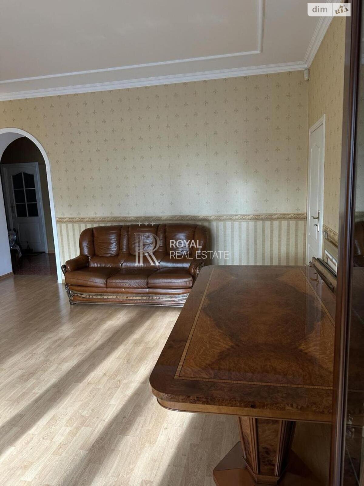 двухэтажный дом с гаражом, 428.9 кв. м, кирпич. Продажа в Буче фото 1