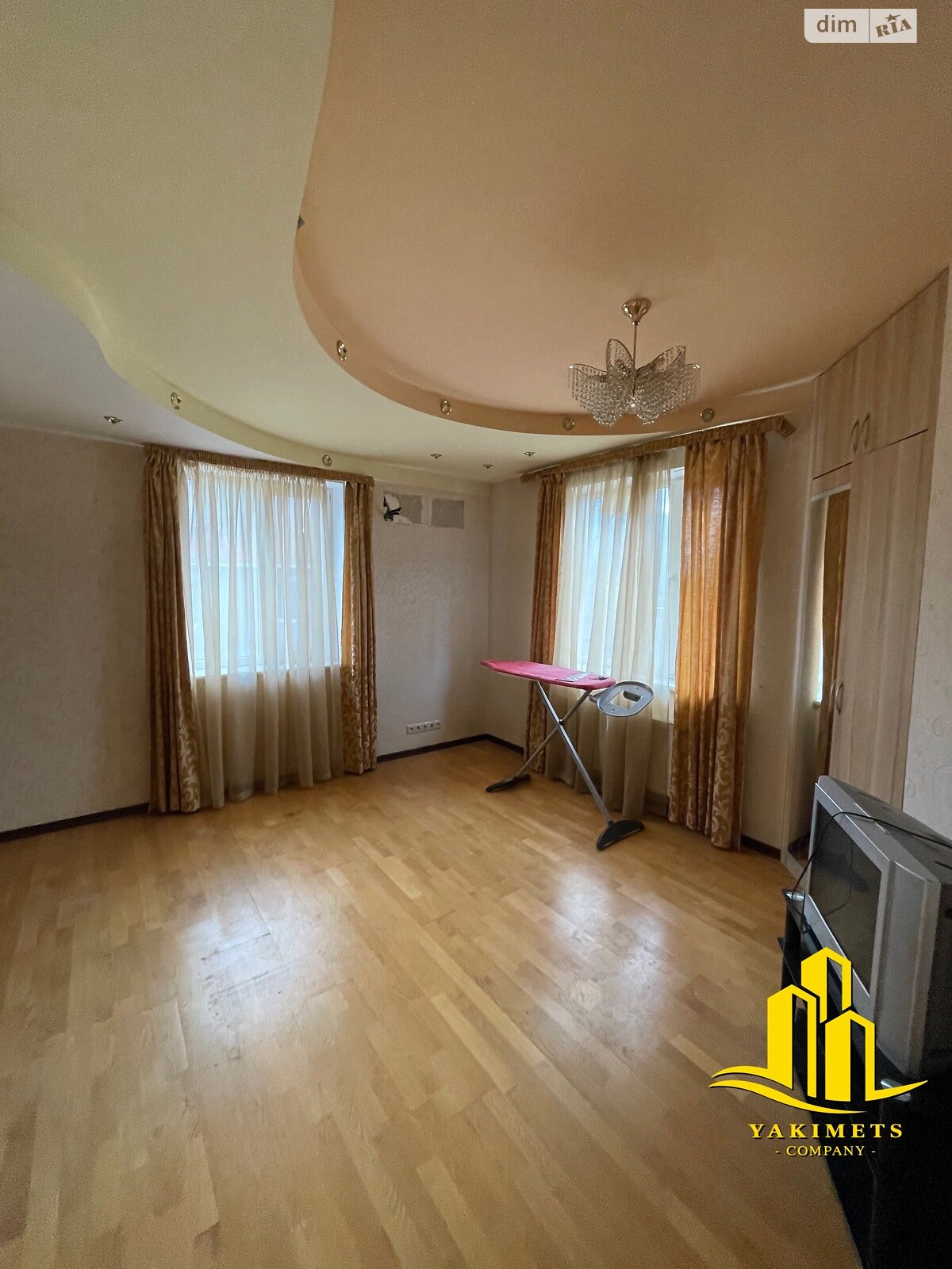 трехэтажный дом с верандой, 424 кв. м, газобетон. Продажа в Буче фото 1