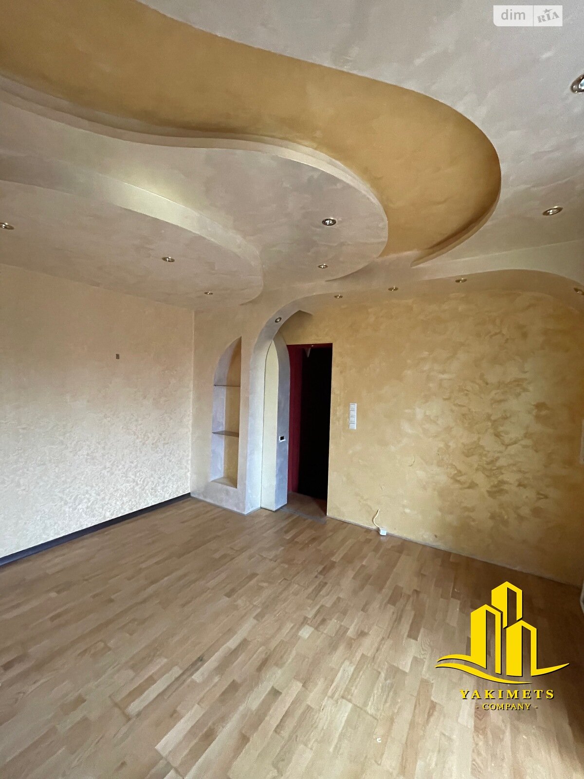 трехэтажный дом с верандой, 424 кв. м, газобетон. Продажа в Буче фото 1