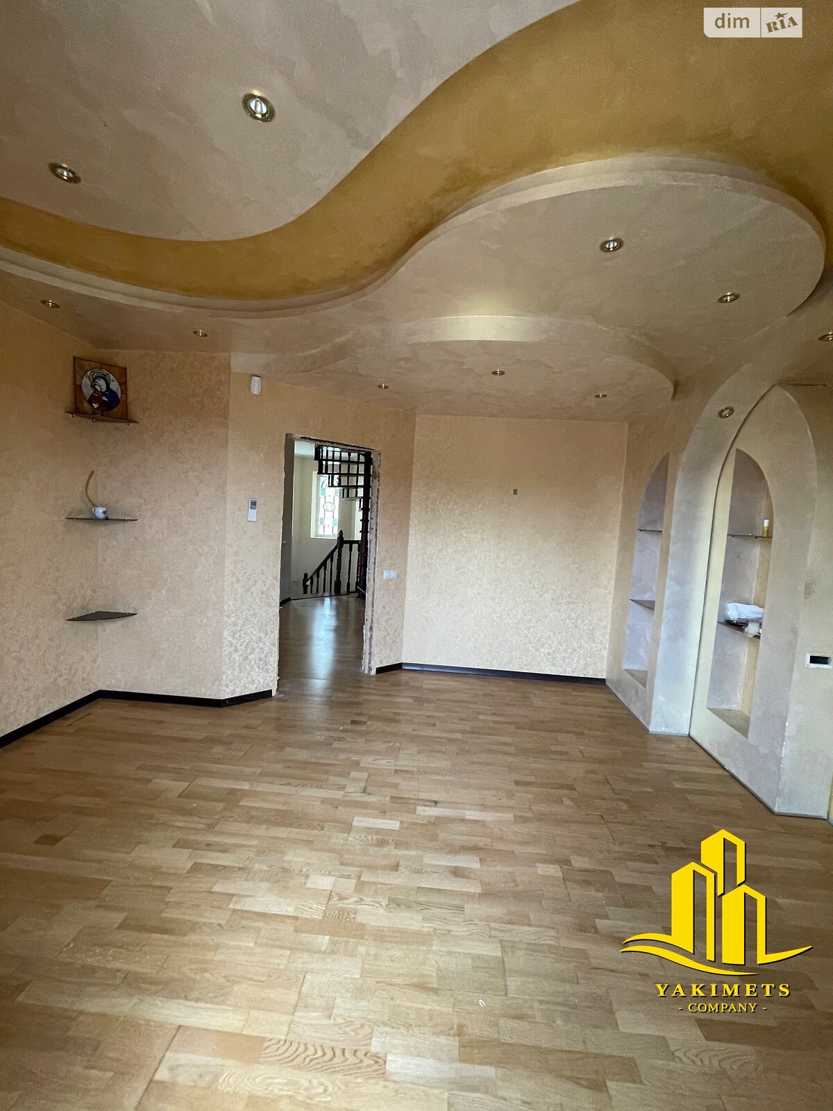 трехэтажный дом с верандой, 424 кв. м, газобетон. Продажа в Буче фото 1