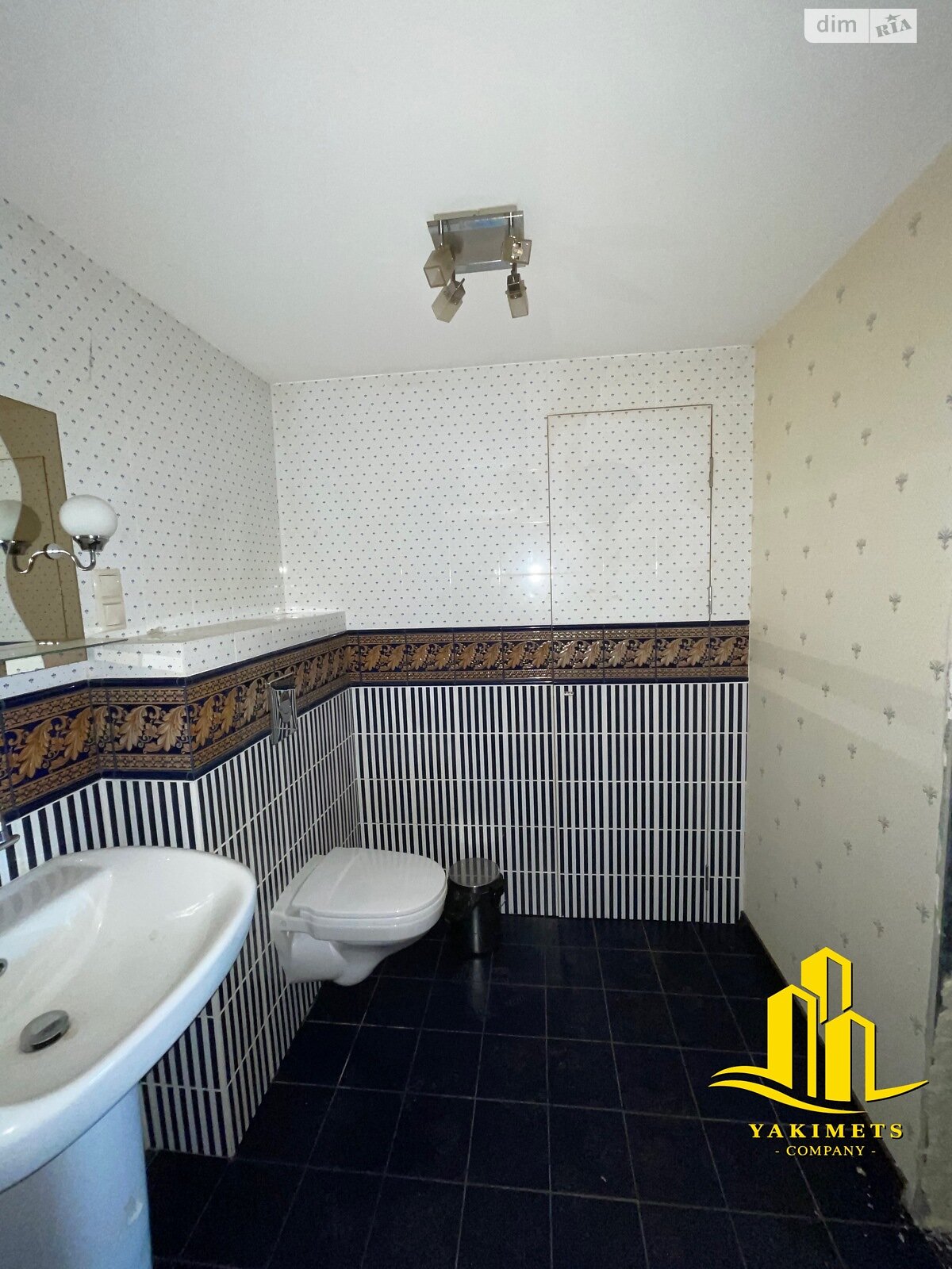 трехэтажный дом с верандой, 424 кв. м, газобетон. Продажа в Буче фото 1