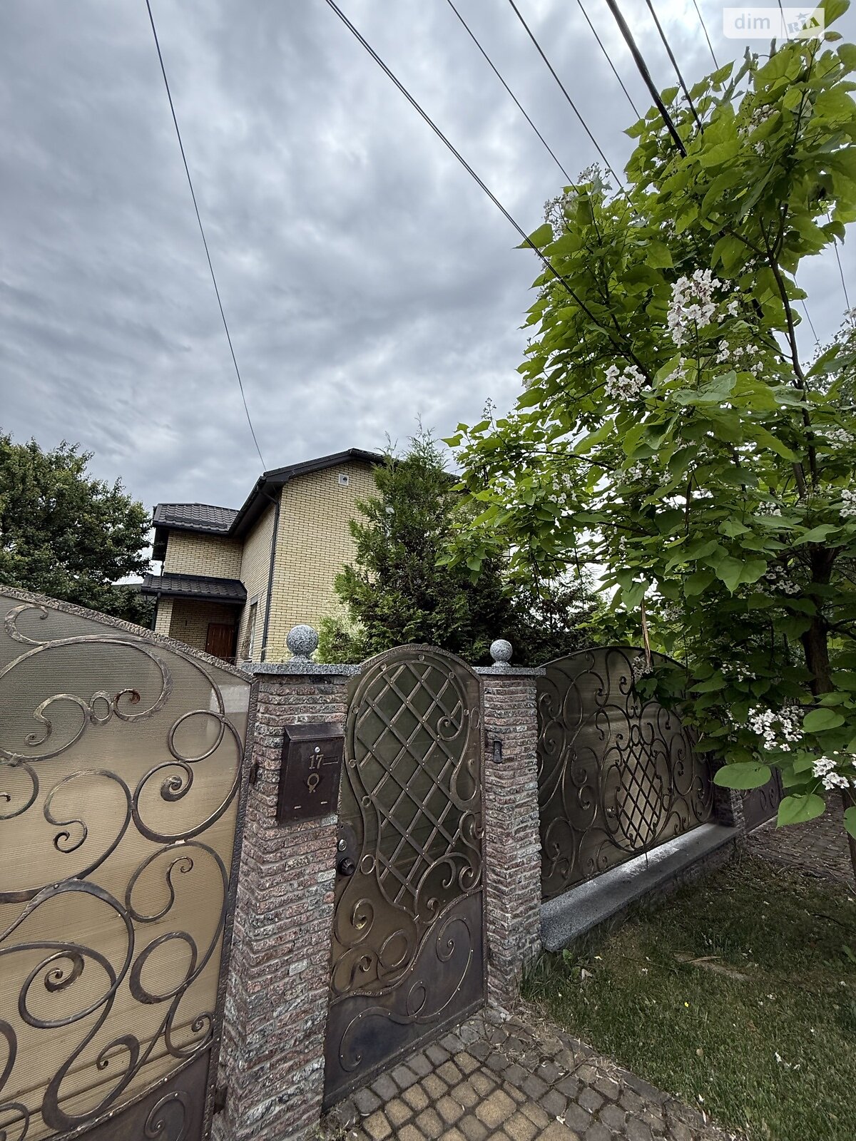 двухэтажный дом с верандой, 249 кв. м, кирпич. Продажа в Буче район Буча фото 1 двухэтажный дом с верандой, 249 кв. м, кирпич. Продажа в Буче район Буча фото 1