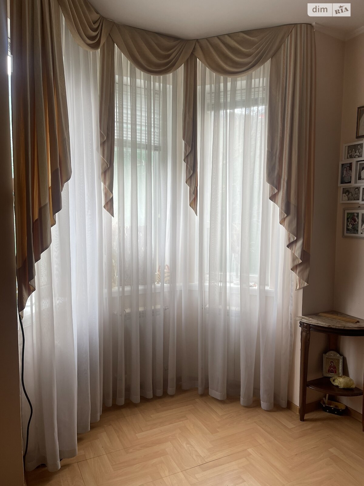 трехэтажный дом с гаражом, 170 кв. м, кирпич. Продажа в Буче фото 1 трехэтажный дом с гаражом, 170 кв. м, кирпич. Продажа в Буче фото 1