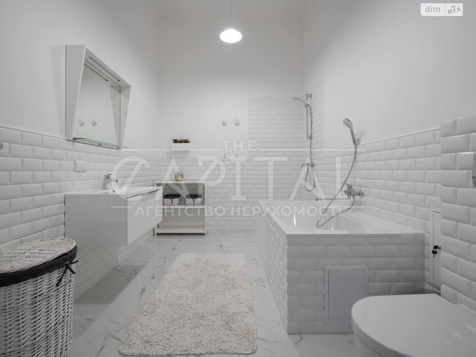 двухэтажный дом с отоплением, 750 кв. м, кирпич. Продажа в Буче фото 1 двухэтажный дом с отоплением, 750 кв. м, кирпич. Продажа в Буче фото 1