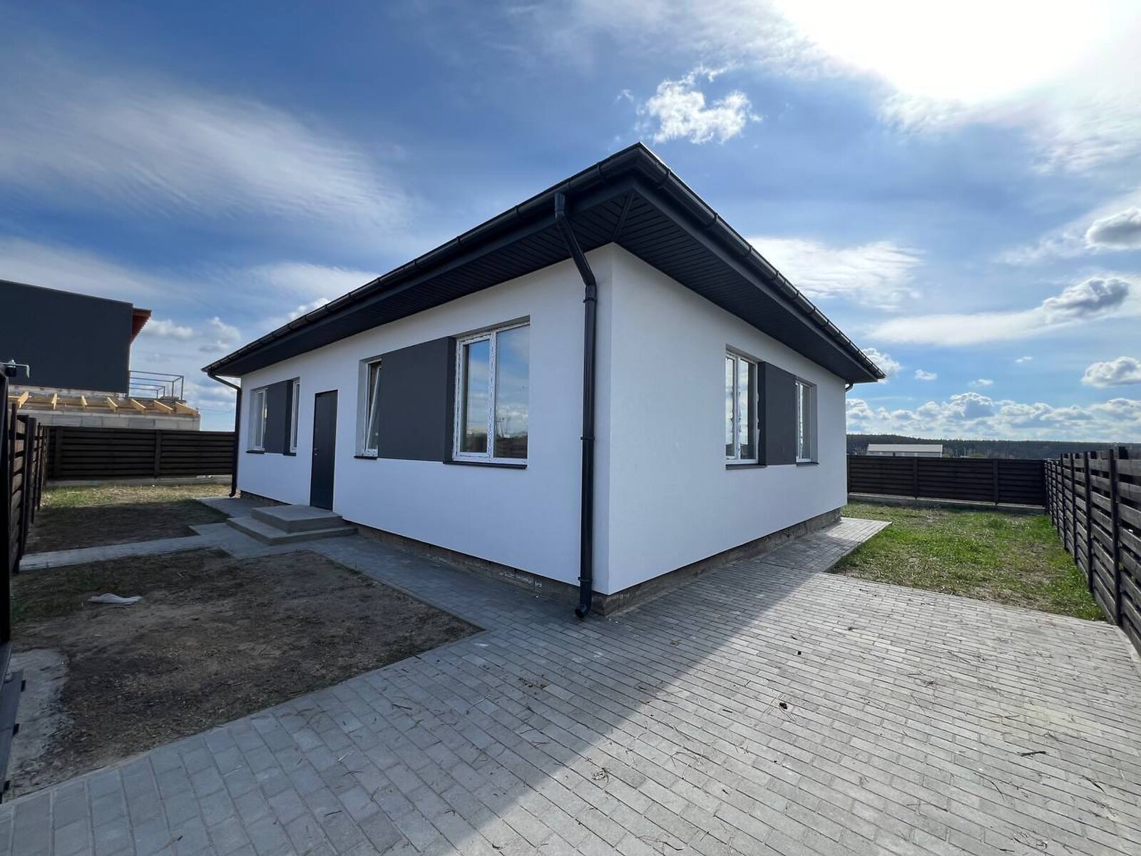 одноэтажный дом, 100 кв. м, кирпич. Продажа в Буче фото 1 одноэтажный дом, 100 кв. м, кирпич. Продажа в Буче фото 1