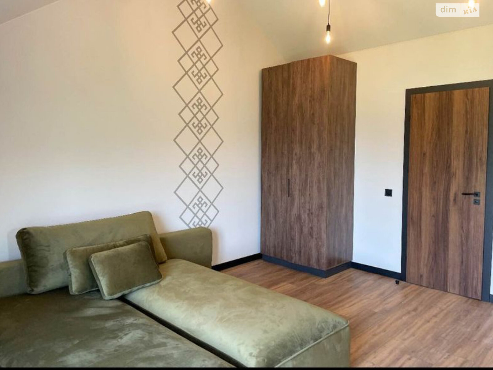 двухэтажный дом беседка, 120 кв. м, кирпич. Продажа в Буковеле район Буковель фото 1 двухэтажный дом беседка, 120 кв. м, кирпич. Продажа в Буковеле район Буковель фото 1