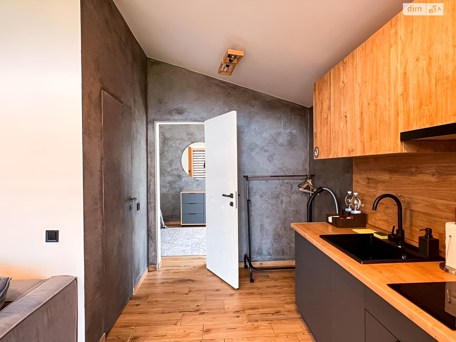 одноповерховий будинок, 45 кв. м, панель. Продаж у Буковелі фото 1