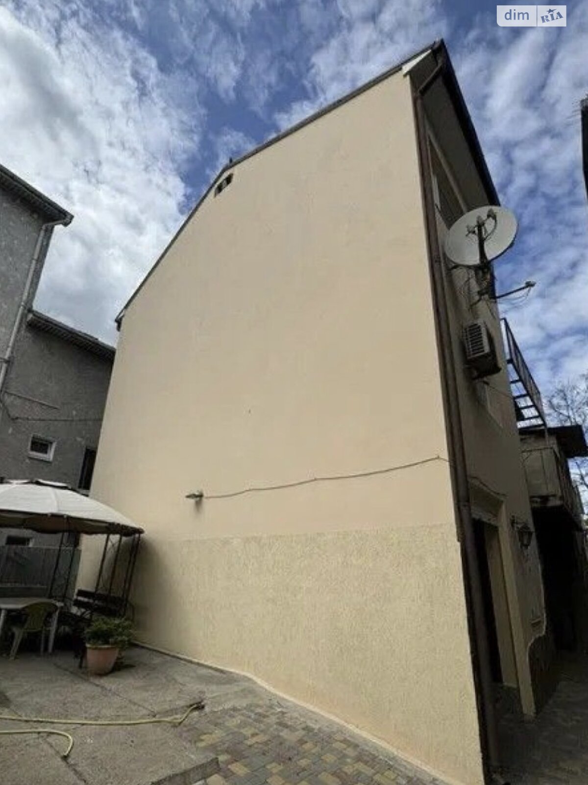 трехэтажный дом с отоплением, 130 кв. м, кирпич. Продажа в Бурлацкой Балке фото 1 трехэтажный дом с отоплением, 130 кв. м, кирпич. Продажа в Бурлацкой Балке фото 1