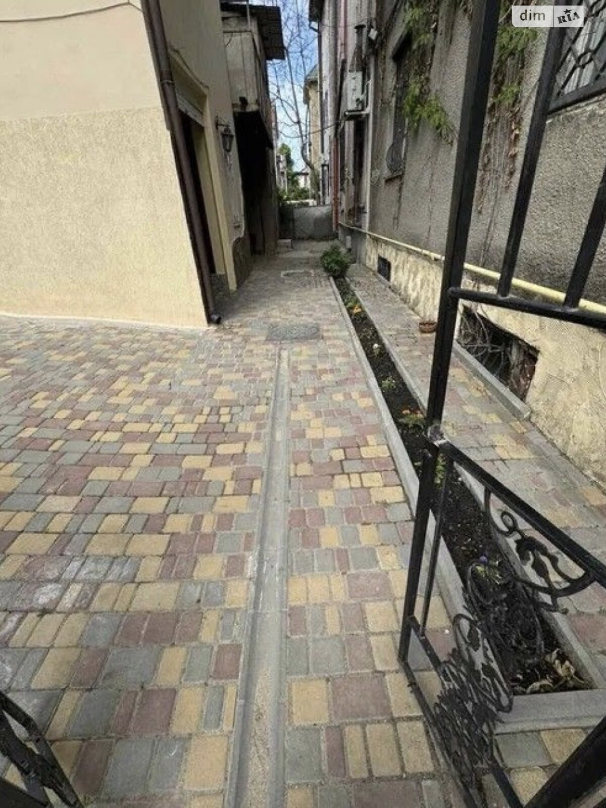 трехэтажный дом с отоплением, 130 кв. м, кирпич. Продажа в Бурлацкой Балке фото 1 трехэтажный дом с отоплением, 130 кв. м, кирпич. Продажа в Бурлацкой Балке фото 1