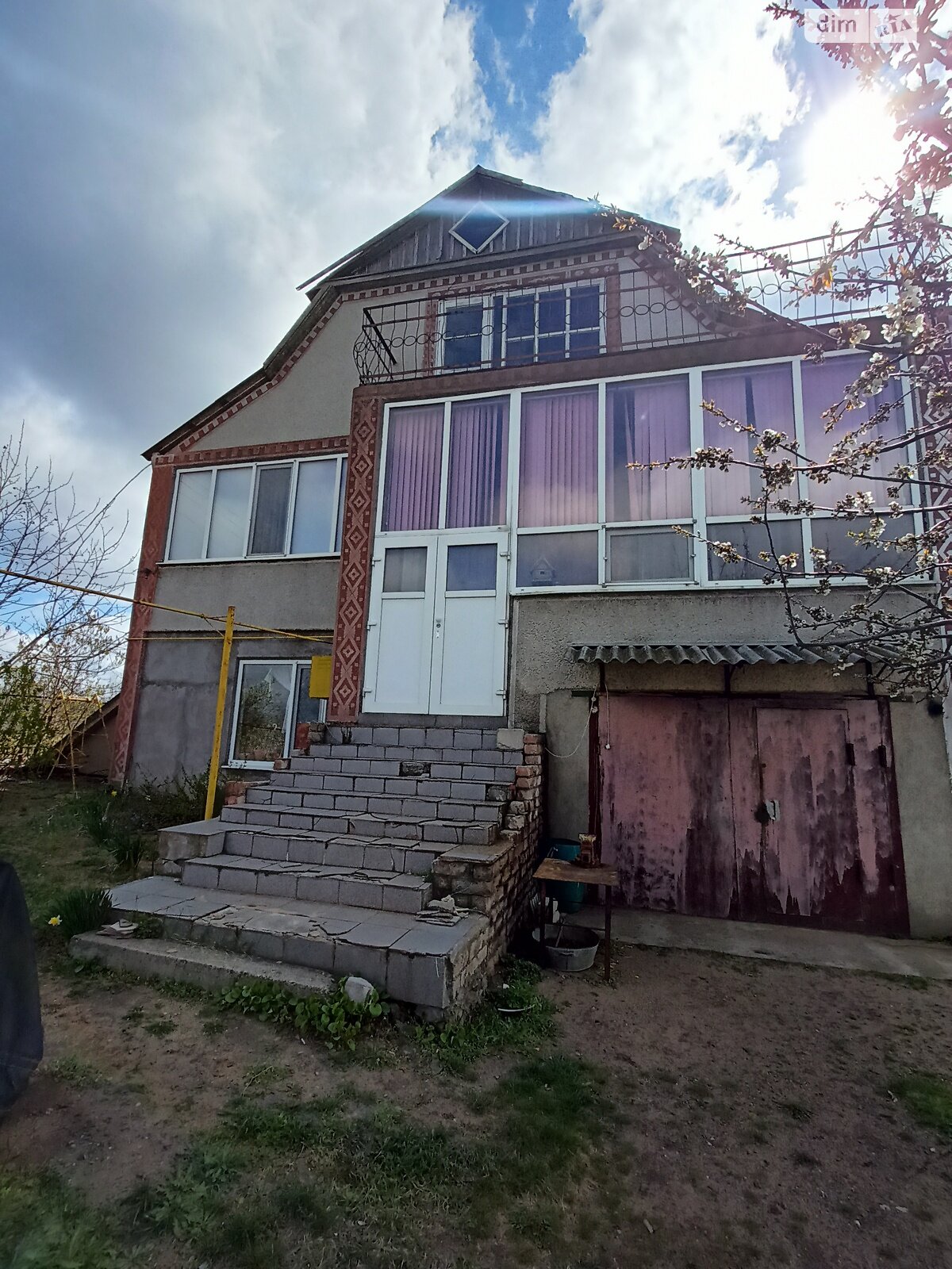 трехэтажный дом с балконом, 247 кв. м, кирпич силикатный. Продажа в Бузском фото 1 трехэтажный дом с балконом, 247 кв. м, кирпич силикатный. Продажа в Бузском фото 1