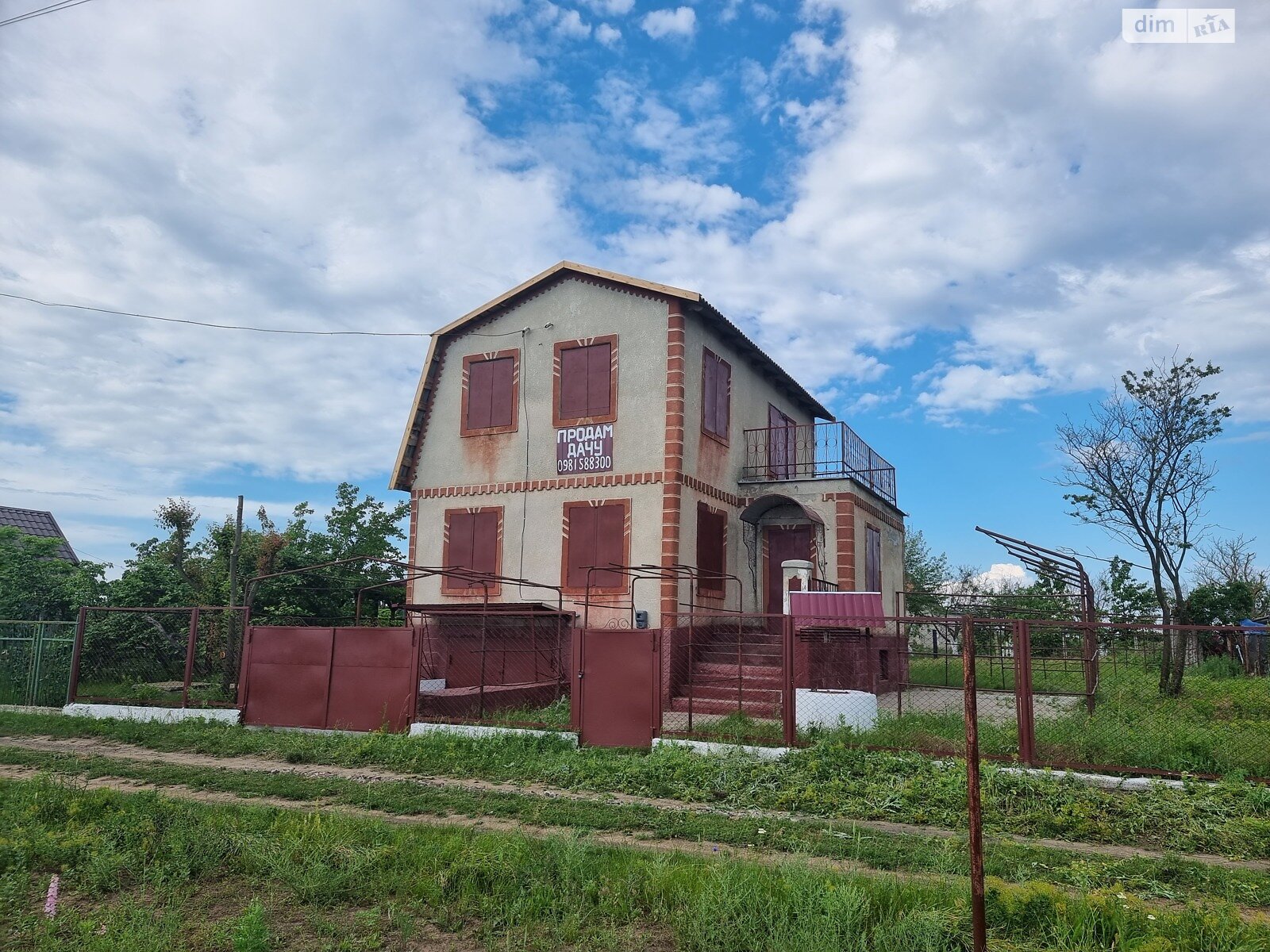триповерховий будинок з гаражем, 180 кв. м, цегла. Продаж у Чабанським фото 1 триповерховий будинок з гаражем, 180 кв. м, цегла. Продаж у Чабанським фото 1