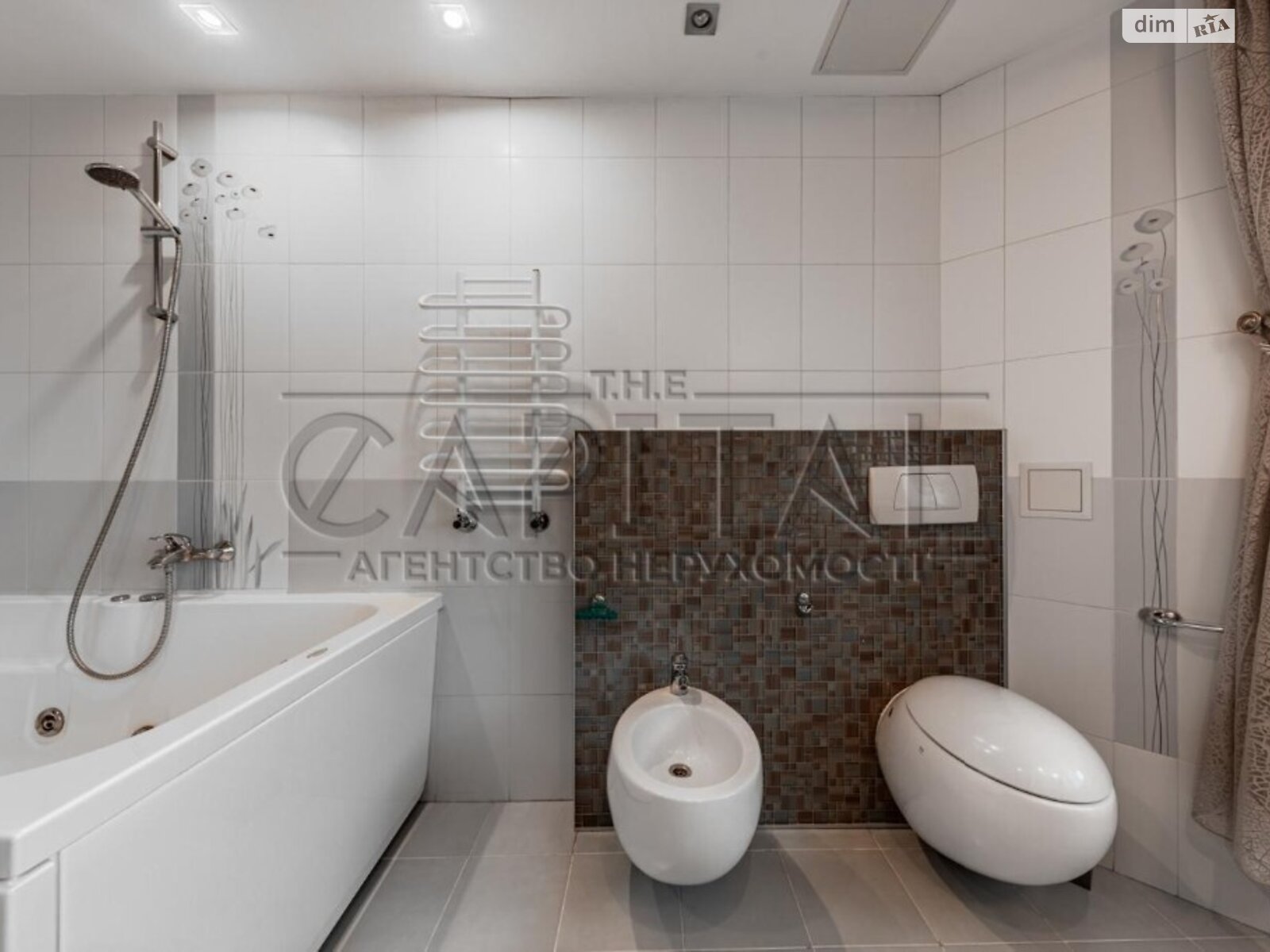двоповерховий будинок, 850.6 кв. м, цегла. Продаж у Чабанах фото 1 двоповерховий будинок, 850.6 кв. м, цегла. Продаж у Чабанах фото 1