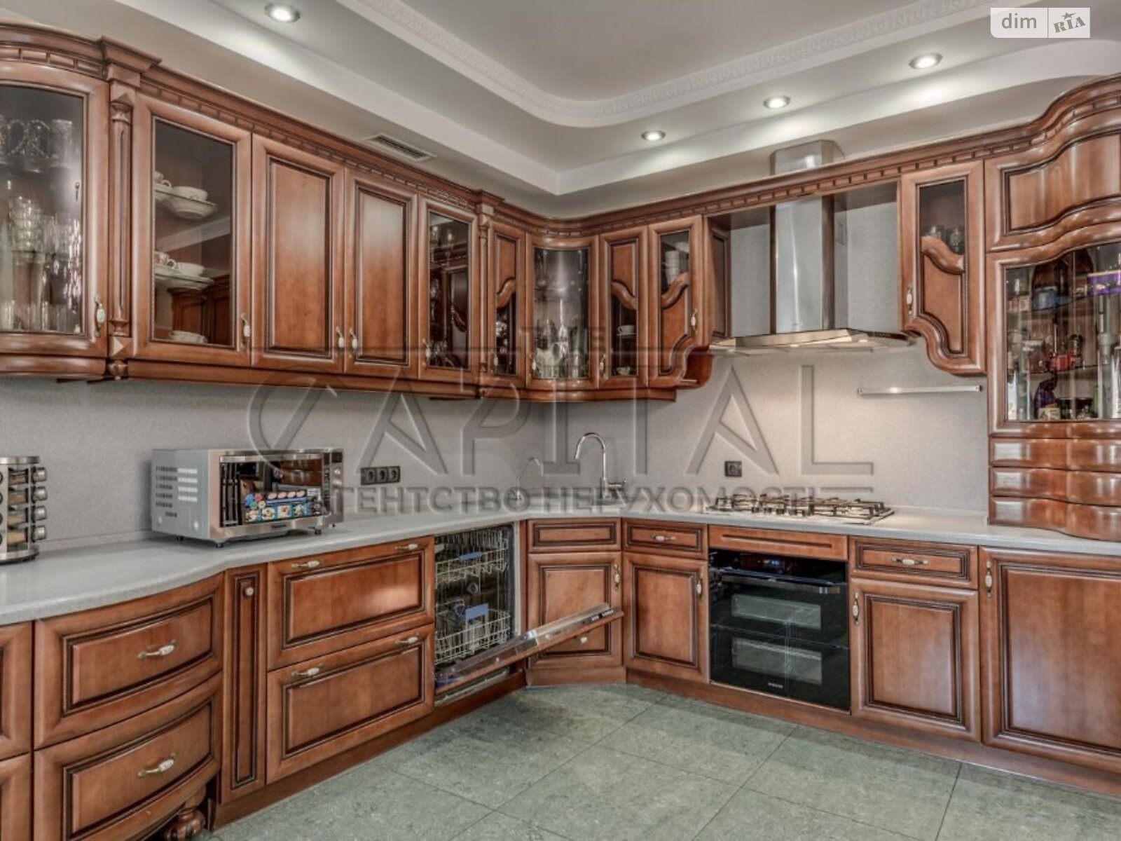 двоповерховий будинок, 850.6 кв. м, цегла. Продаж у Чабанах фото 1 двоповерховий будинок, 850.6 кв. м, цегла. Продаж у Чабанах фото 1
