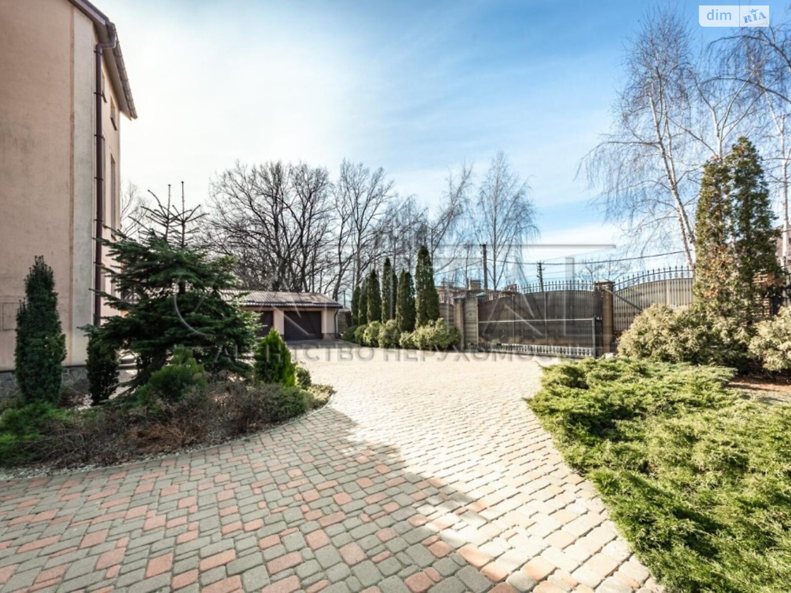 двоповерховий будинок, 850.6 кв. м, цегла. Продаж у Чабанах фото 1 двоповерховий будинок, 850.6 кв. м, цегла. Продаж у Чабанах фото 1