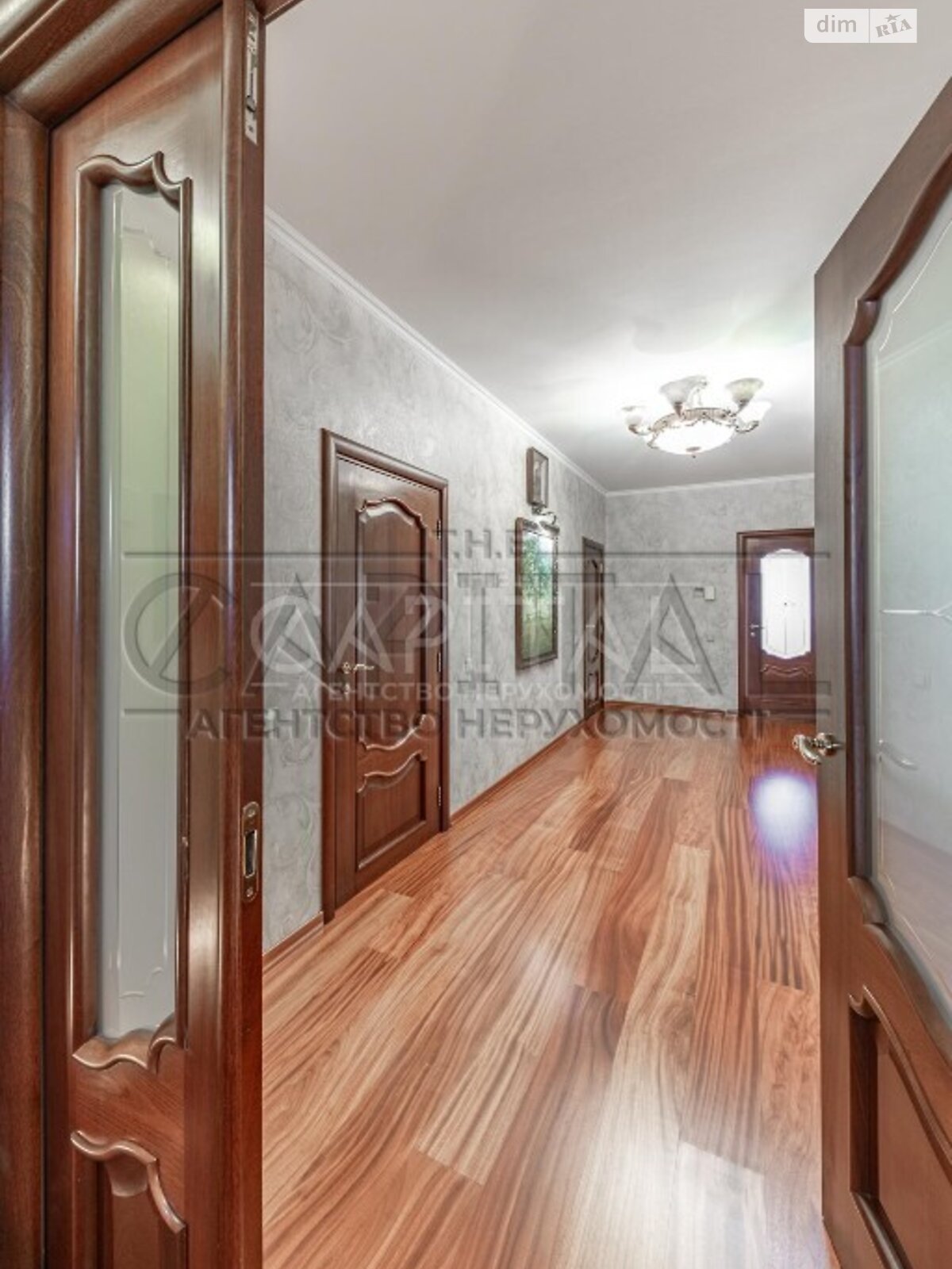 двухэтажный дом, 850.6 кв. м, кирпич. Продажа в Чабанах фото 1